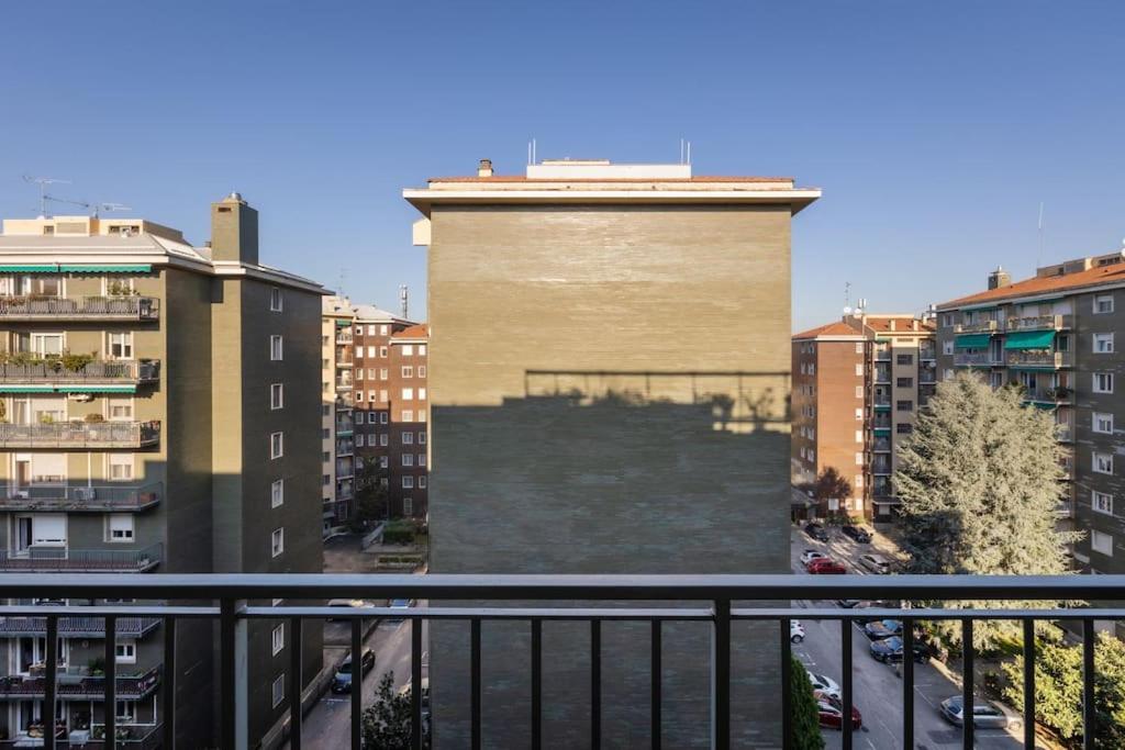 Wonderful 2bedroom flat Solari 7th f - Mirable PM
