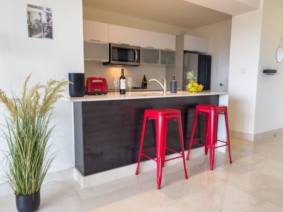 Luxury Beachfront Apartment Near Panama City