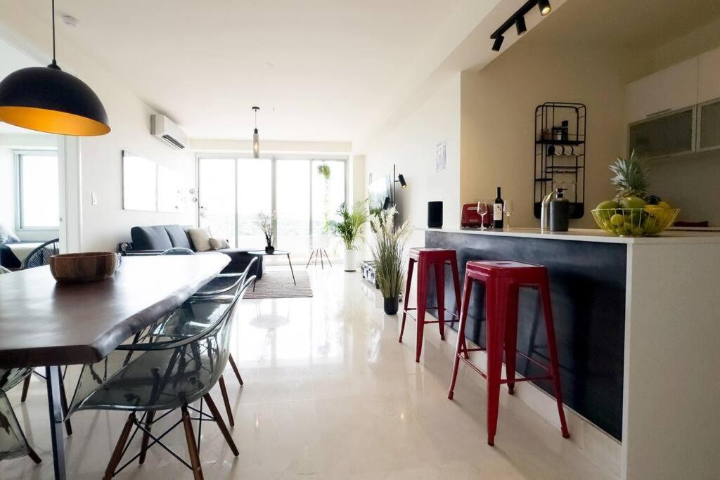 Luxury Beachfront Apartment Near Panama City