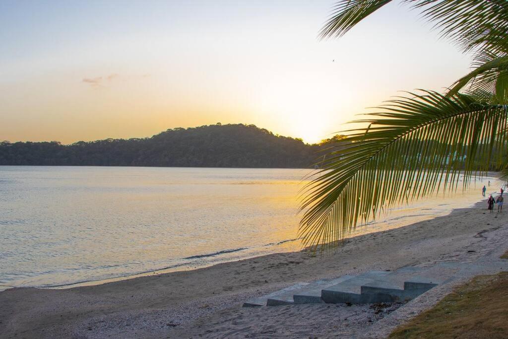 Luxury Beachfront Apartment Near Panama City