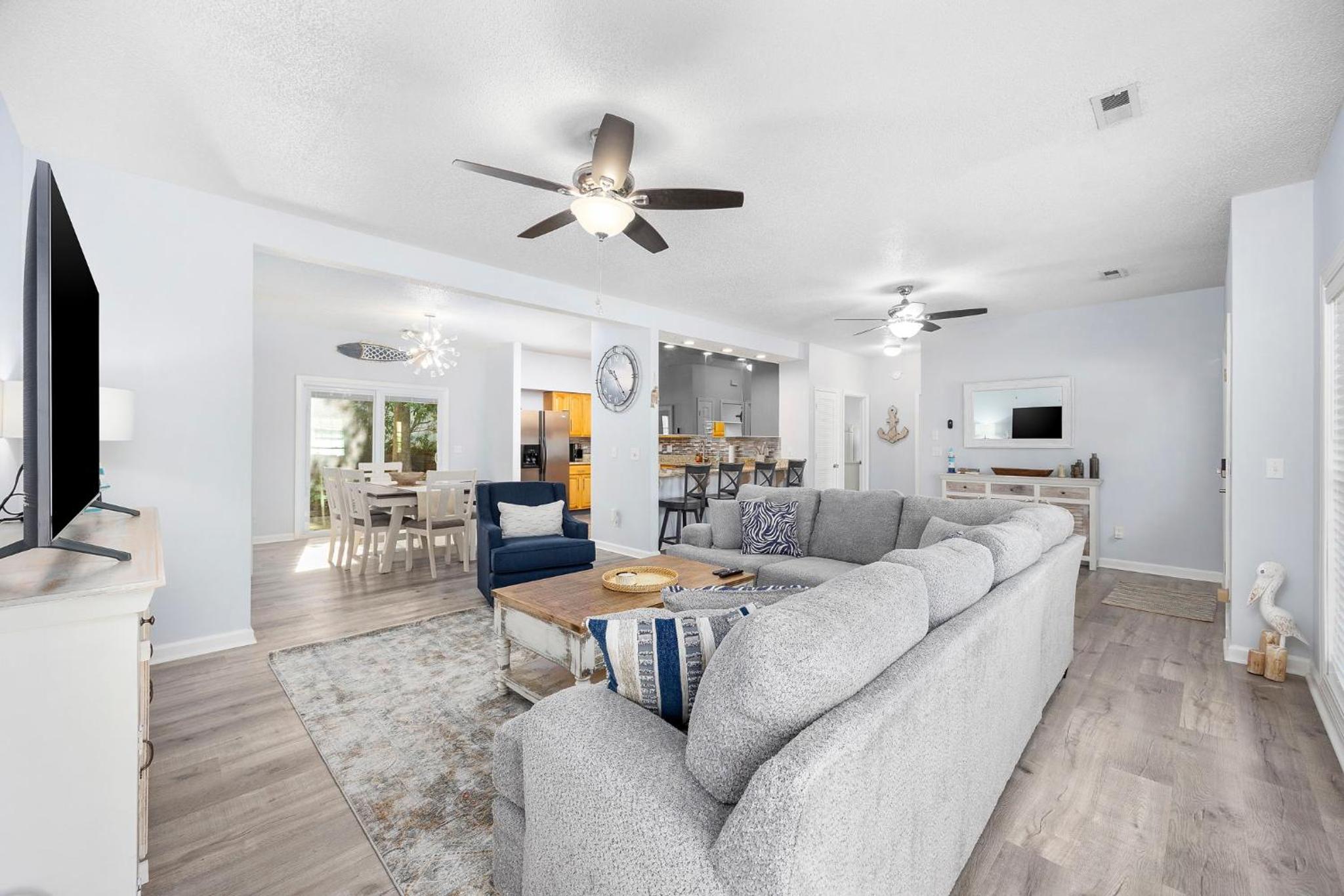 Spacious Beach Home Walk to Shore Drive