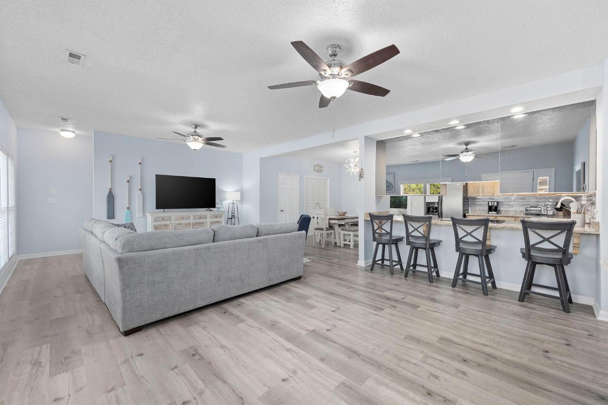 Spacious Beach Home Walk to Shore Drive
