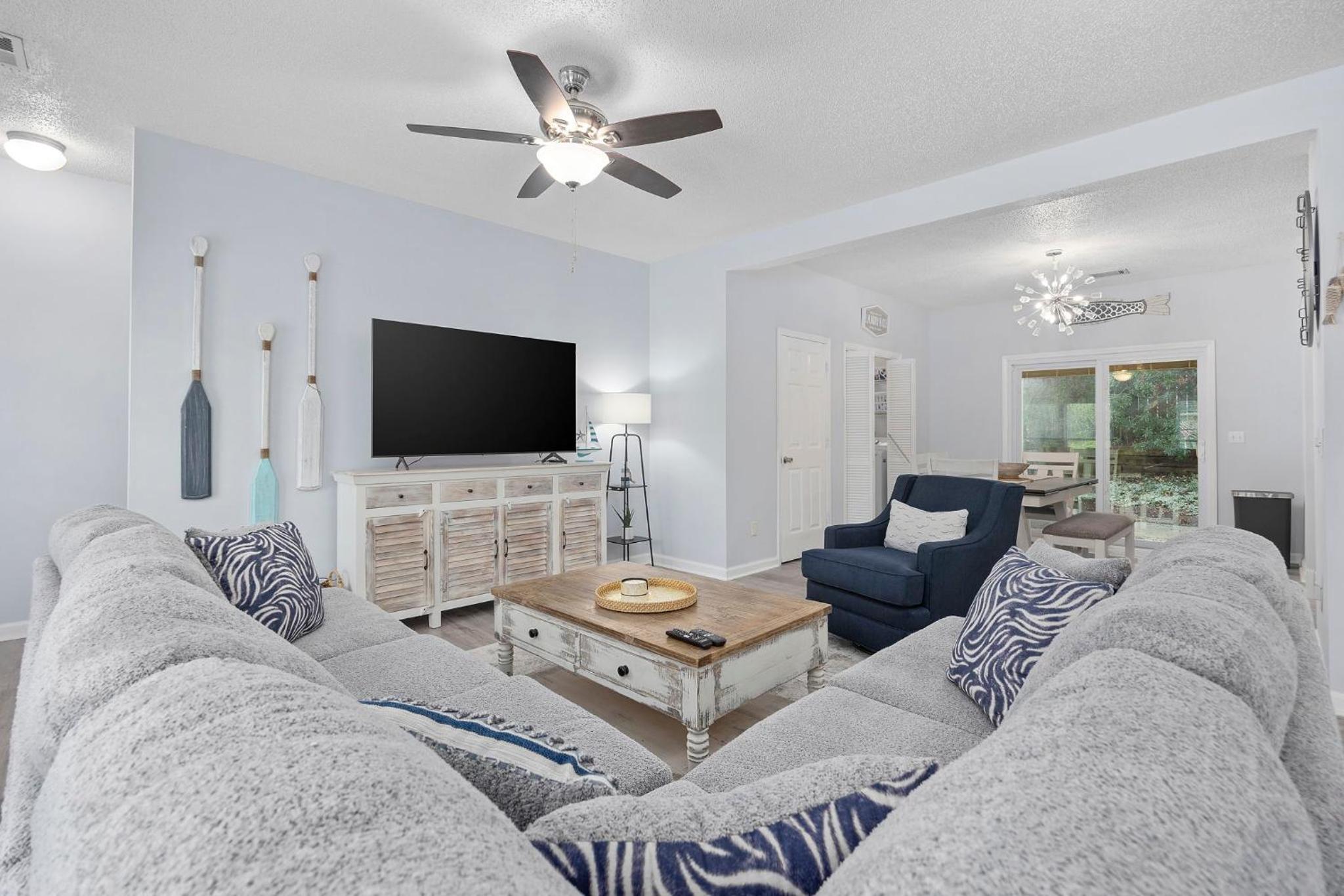 Spacious Beach Home Walk to Shore Drive