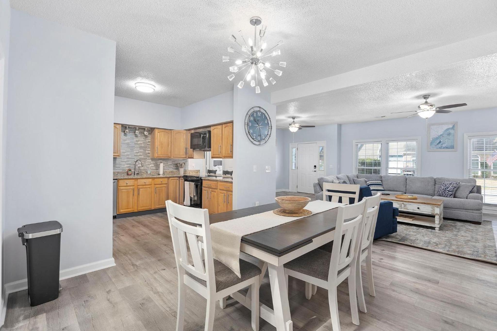 Spacious Beach Home Walk to Shore Drive