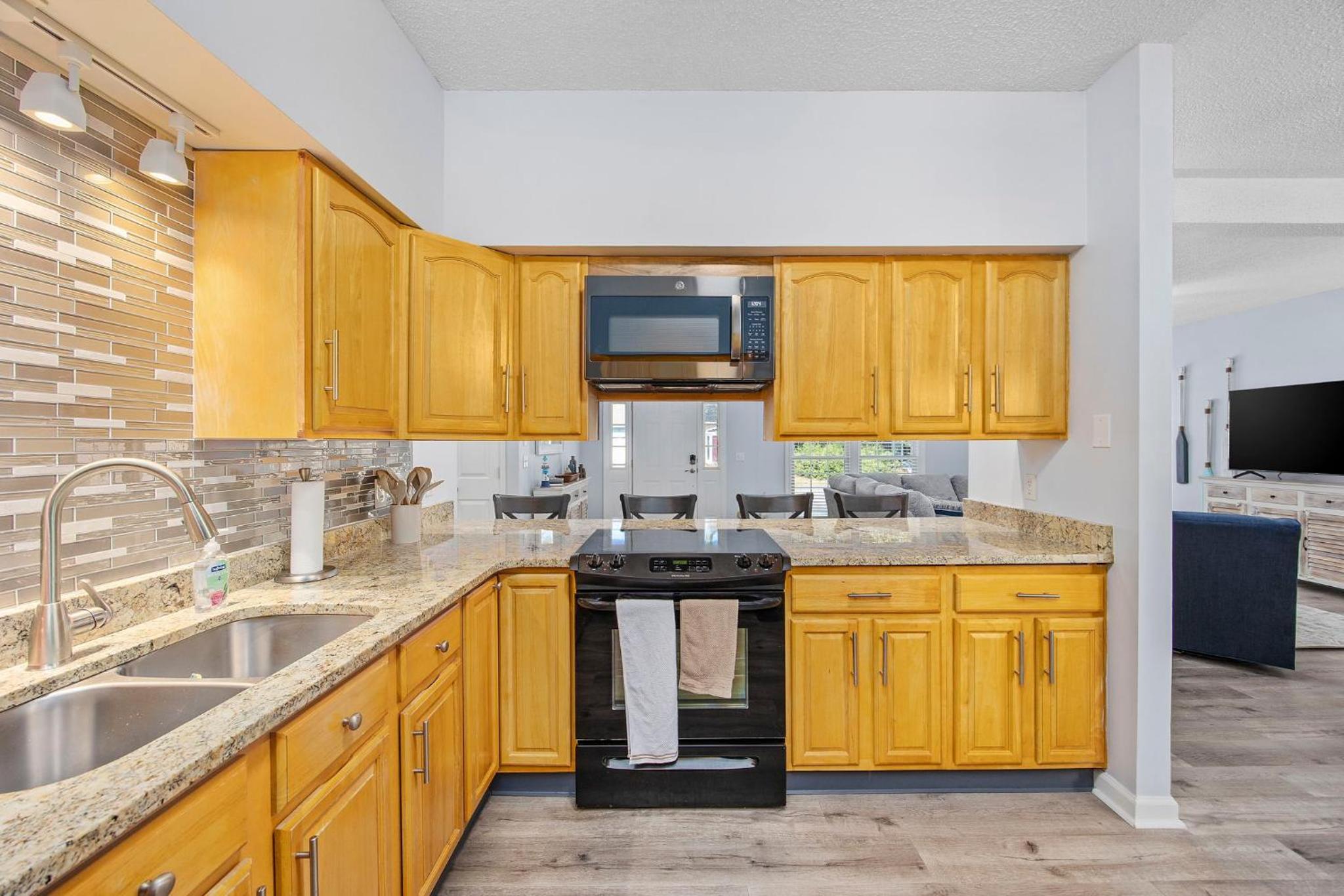 Spacious Beach Home Walk to Shore Drive
