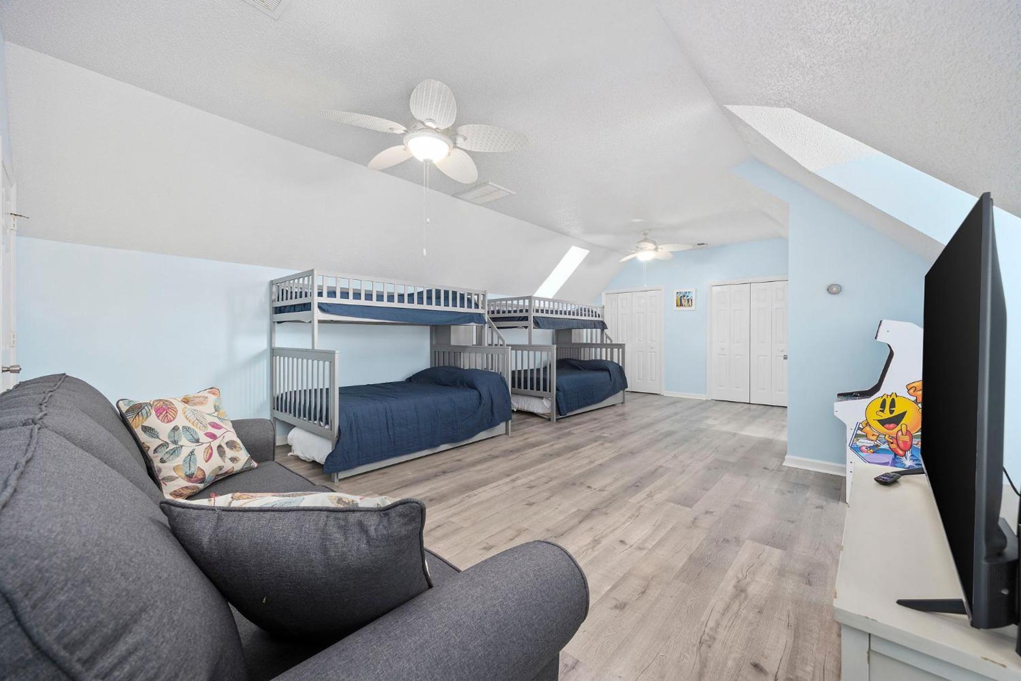 Spacious Beach Home Walk to Shore Drive