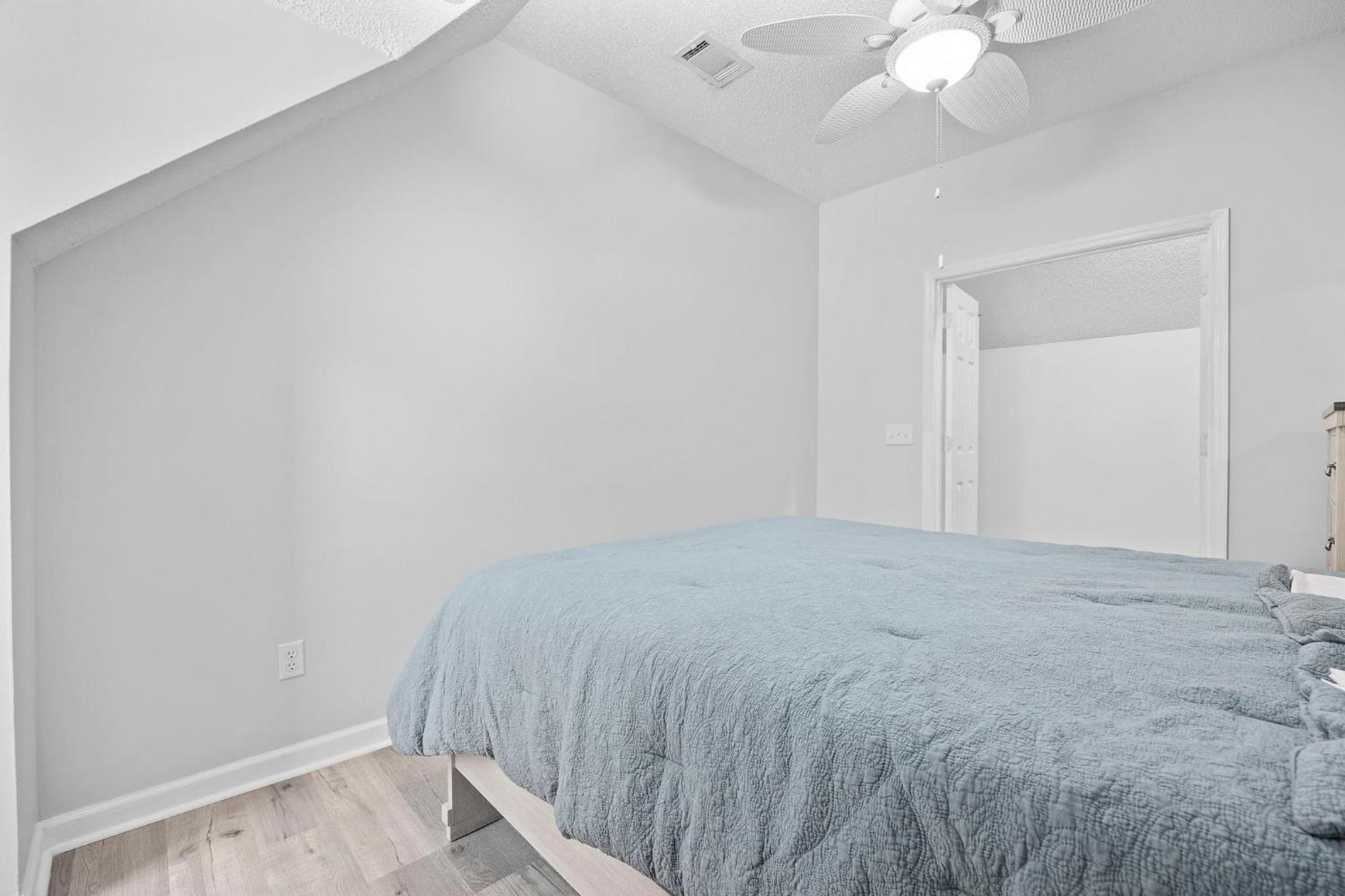 Spacious Beach Home Walk to Shore Drive