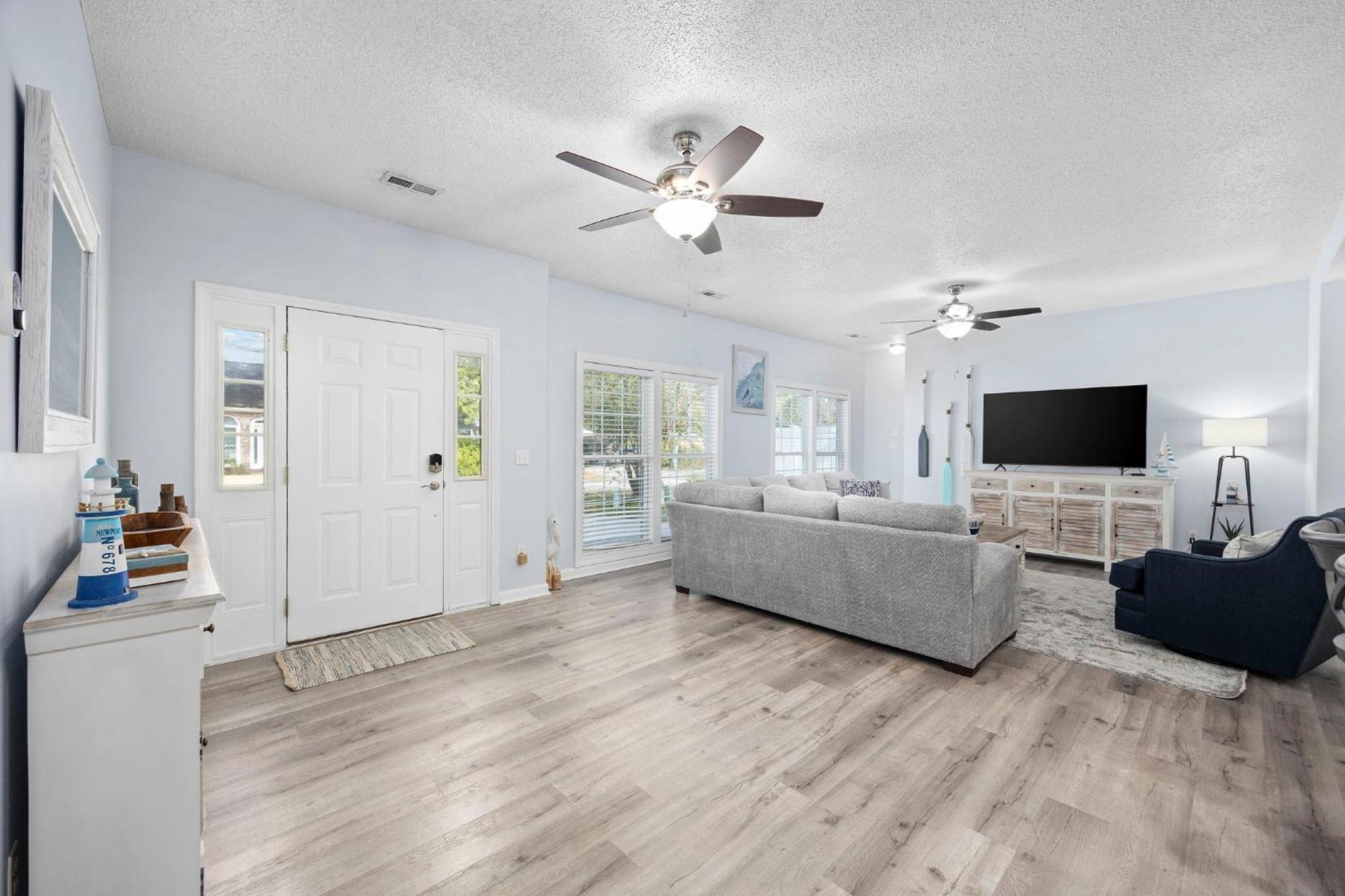 Spacious Beach Home Walk to Shore Drive
