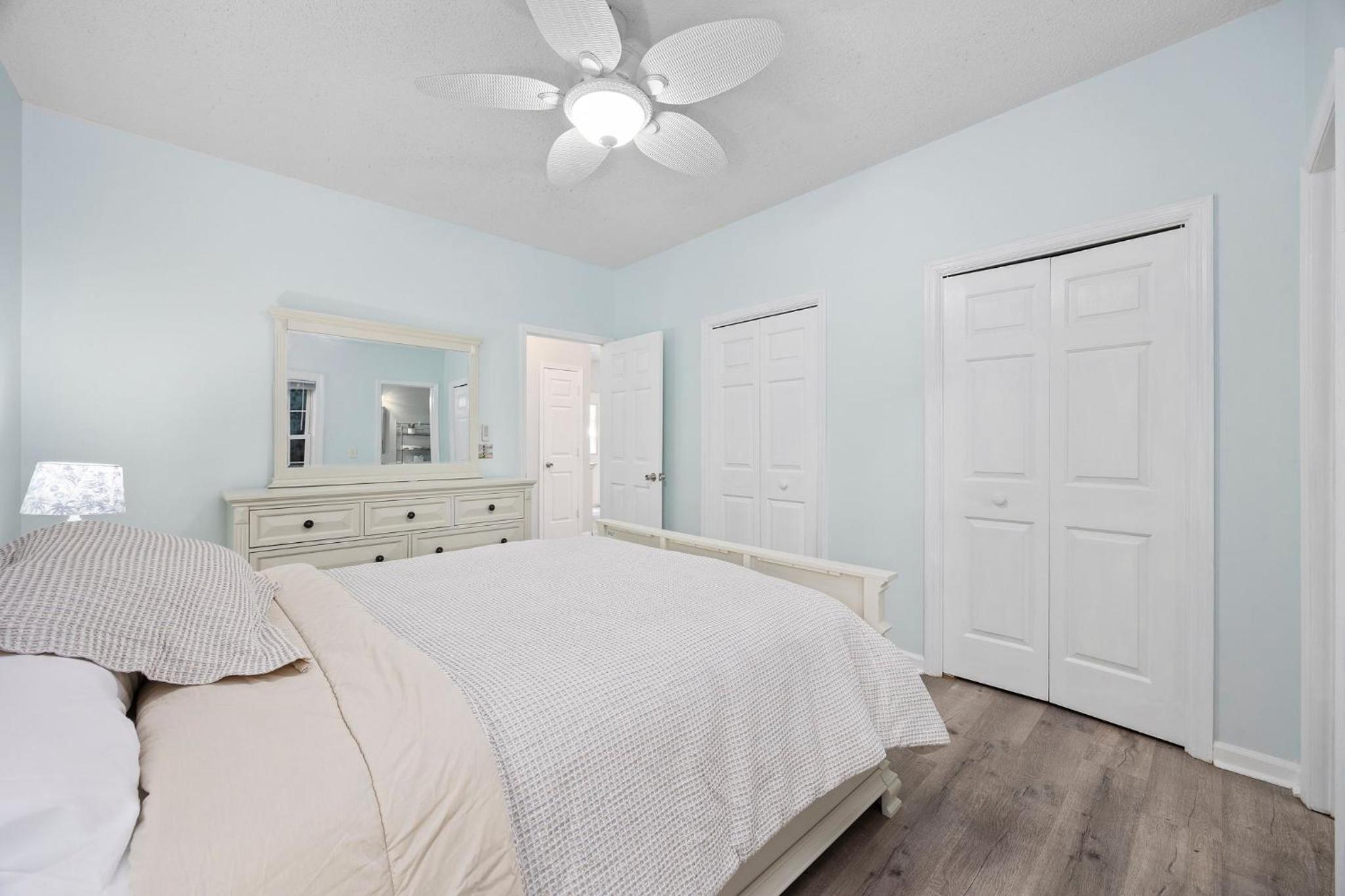Spacious Beach Home Walk to Shore Drive