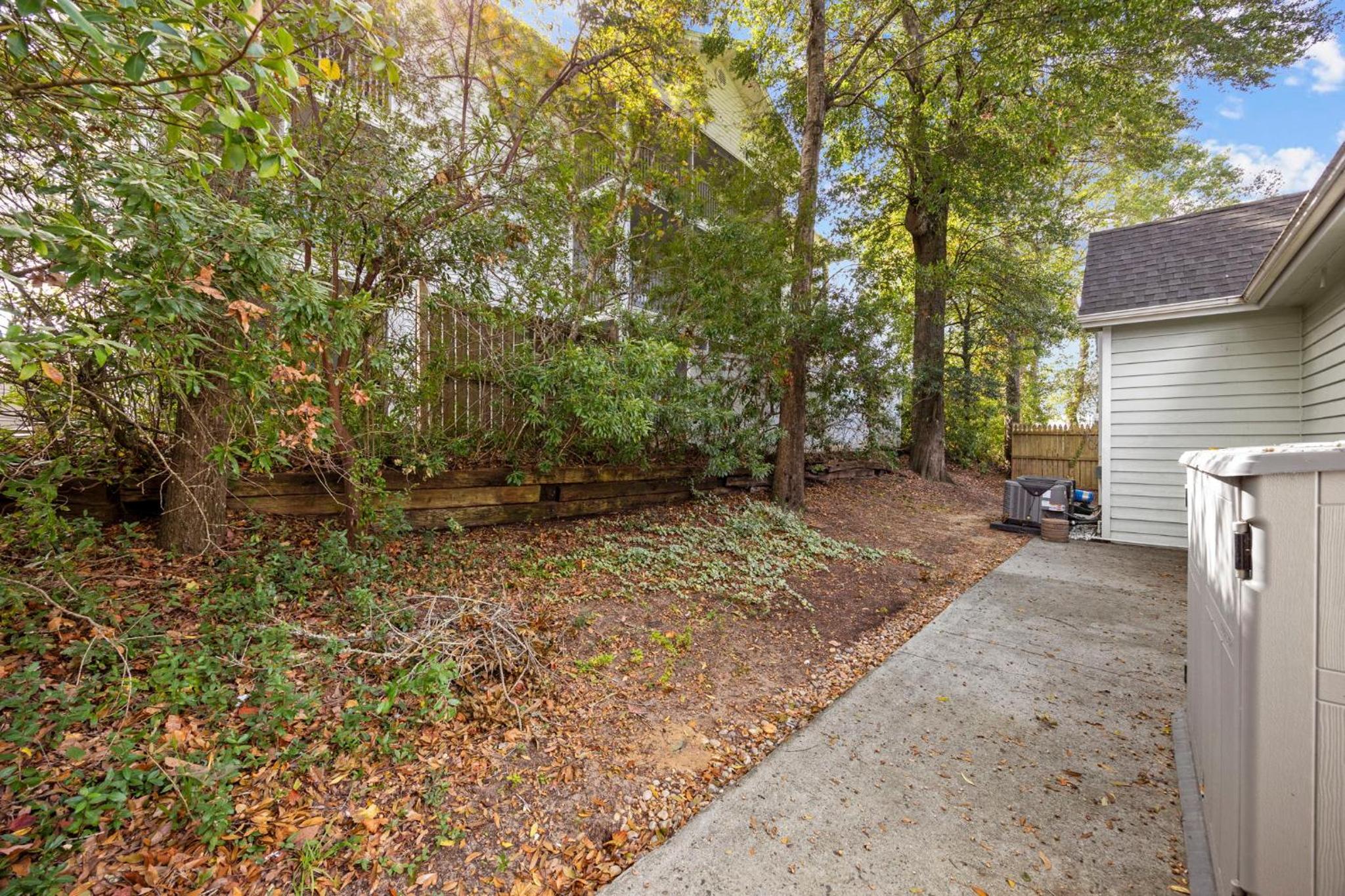Spacious Beach Home Walk to Shore Drive