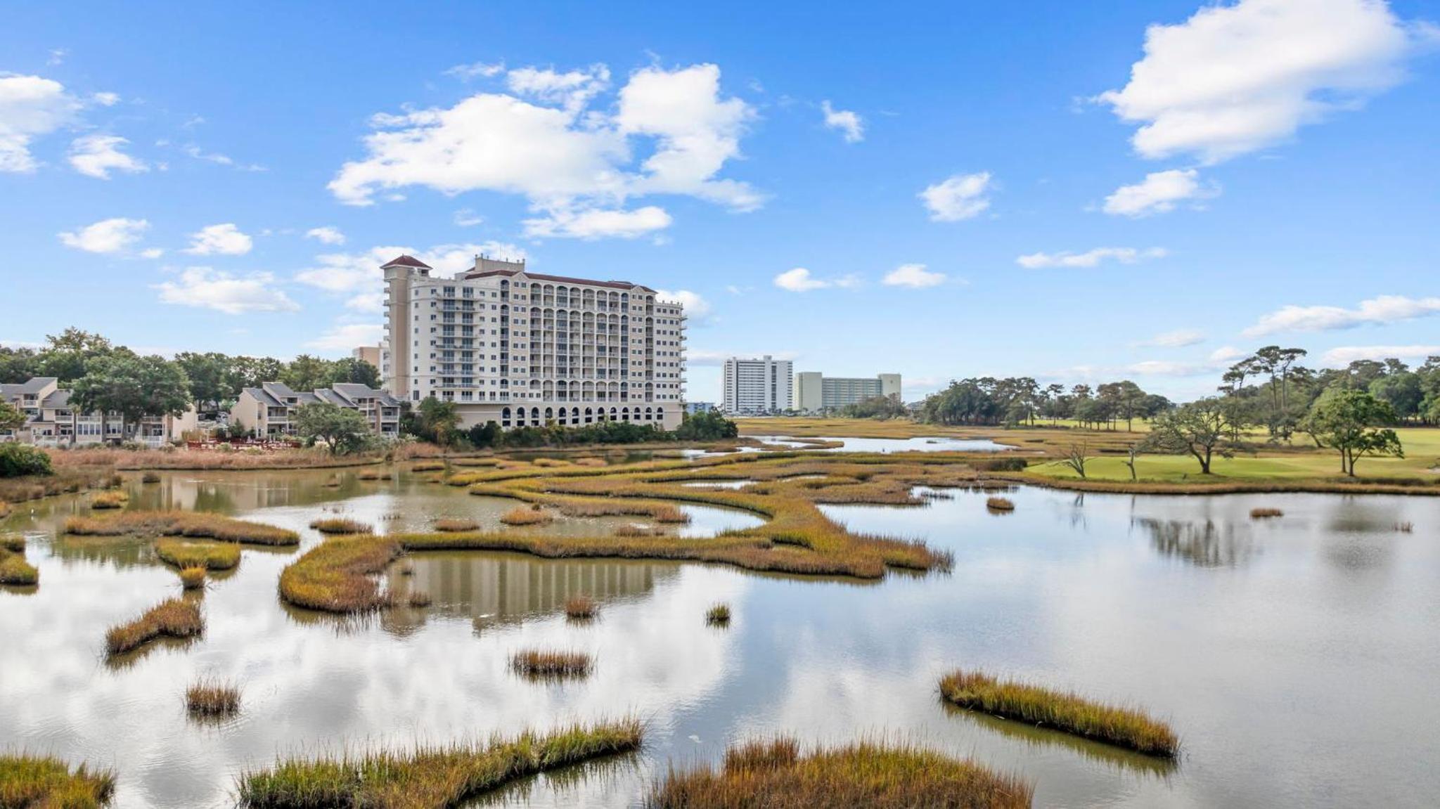 Spacious Beach Home Walk to Shore Drive