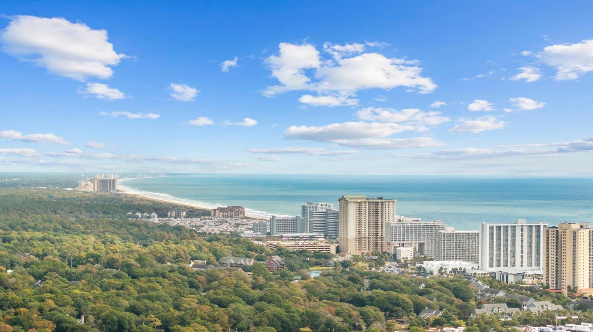 Spacious Beach Home Walk to Shore Drive