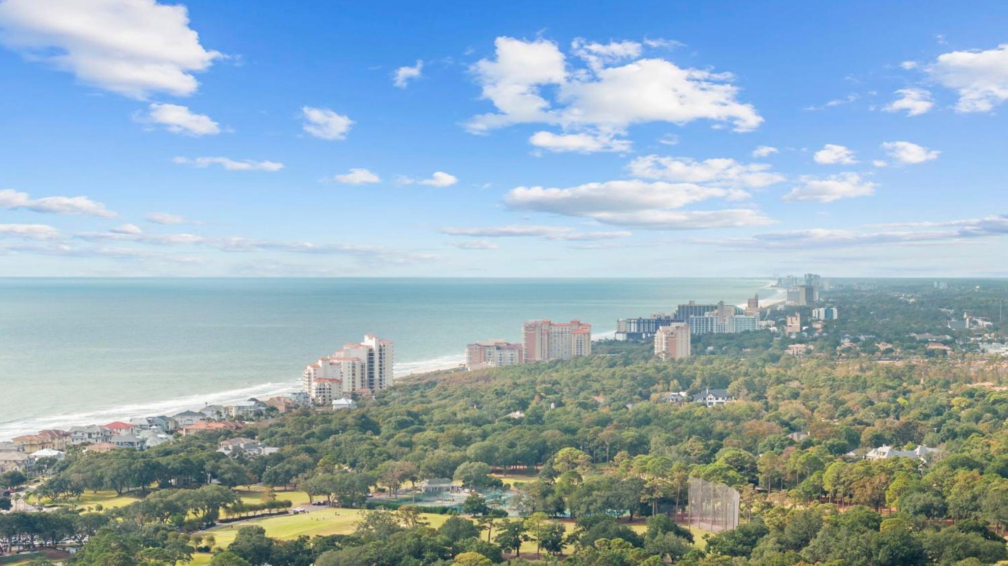Spacious Beach Home Walk to Shore Drive