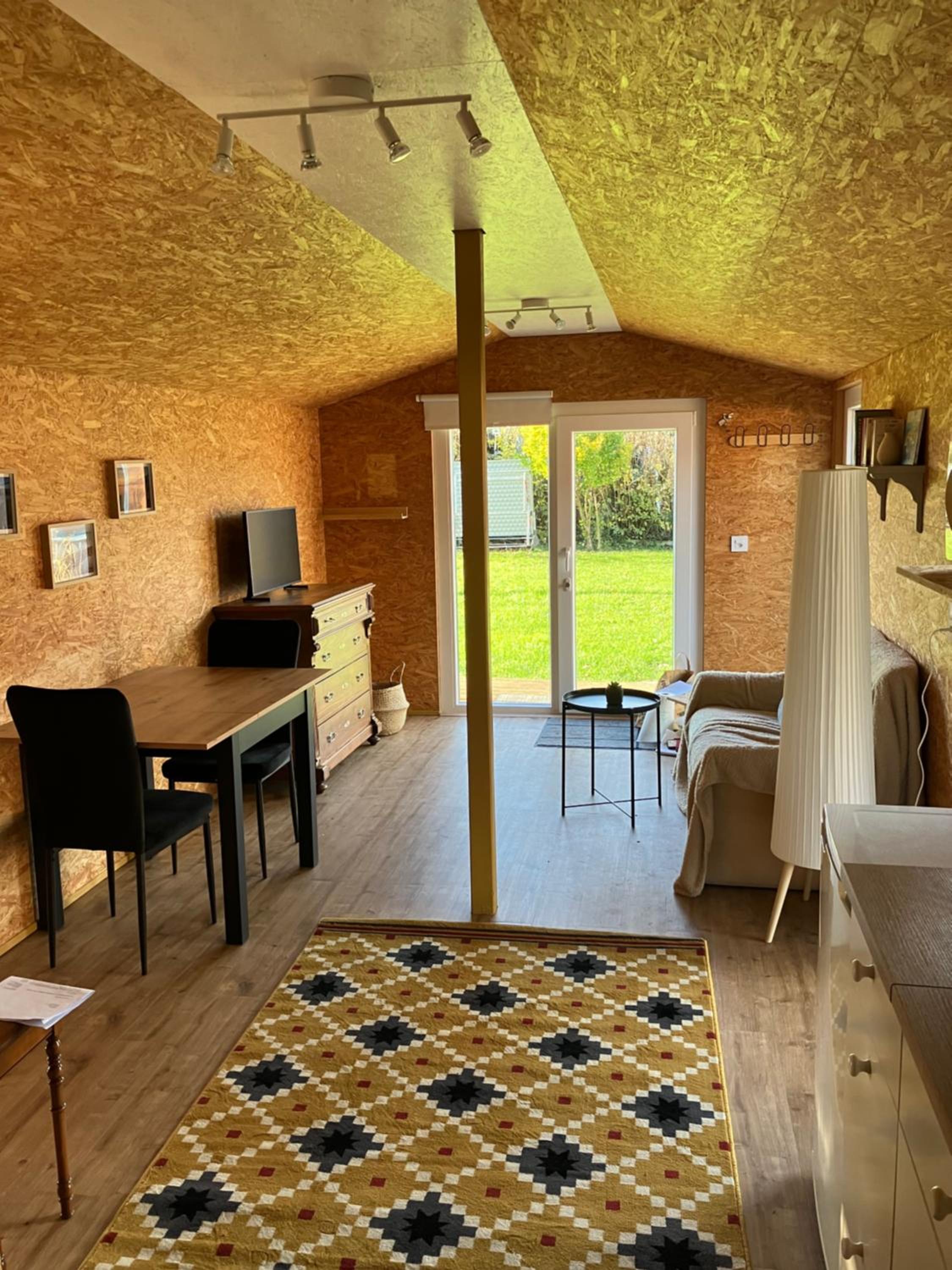 LE PIVERT, chalet confortable avec jardin à 100m du lac