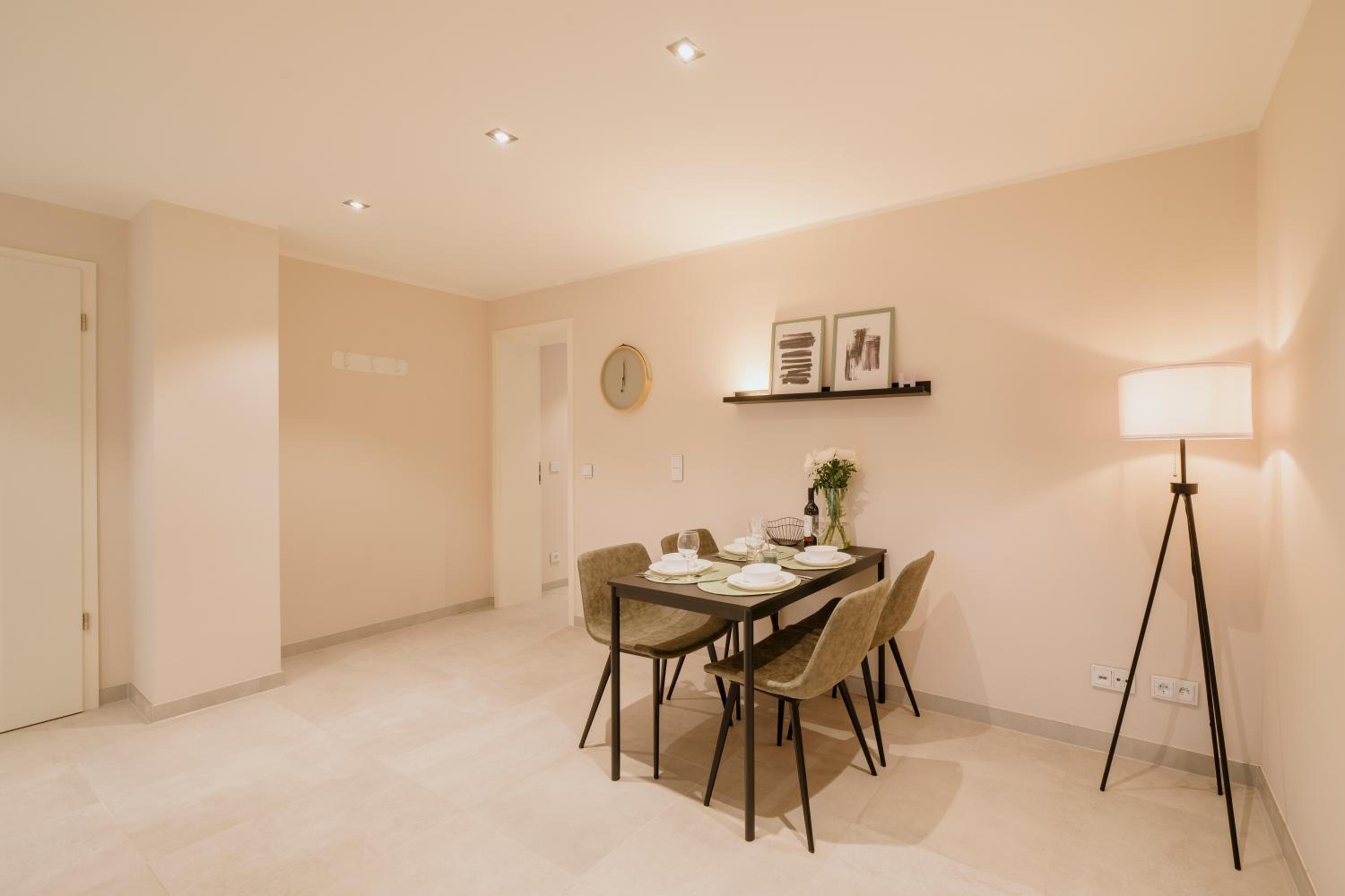 Homely Berlin - Huge Terrace, Modern, Quiet, Near Kudamm