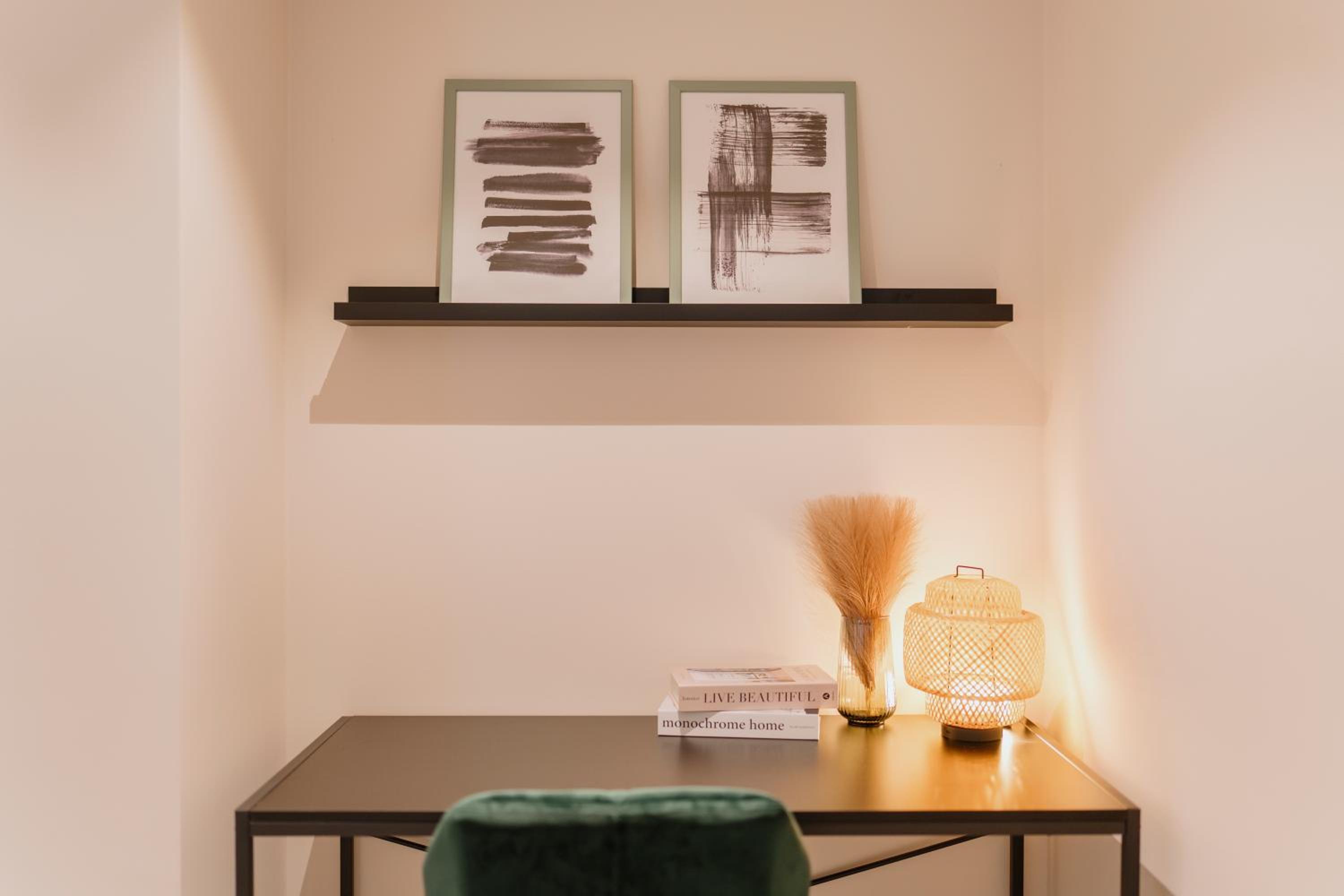 Homely Berlin - Huge Terrace, Modern, Quiet, Near Kudamm