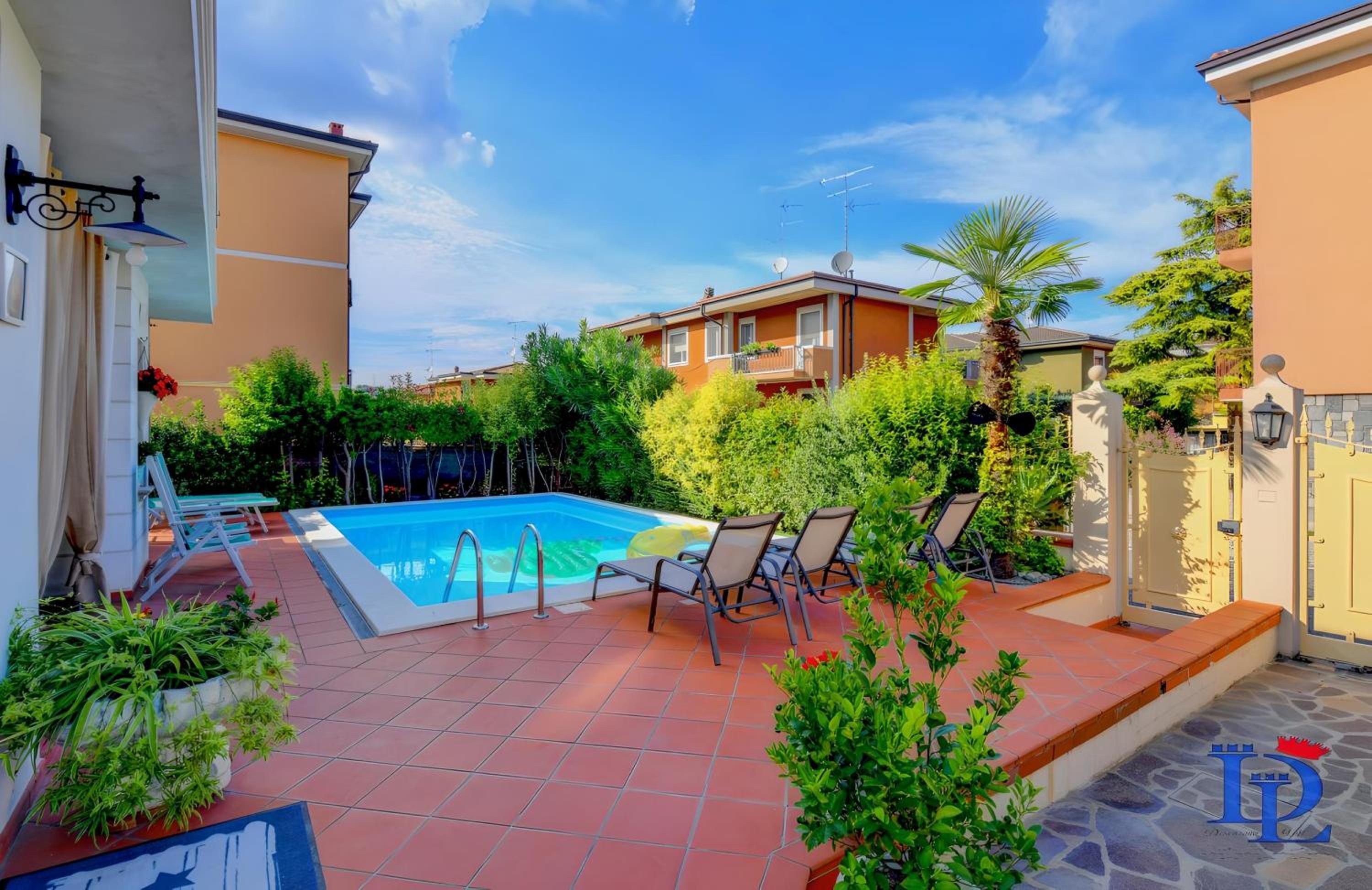 Garden & Pool DesenzanoLoft Official Partner Homes & Villas by Marriott Bonvoy