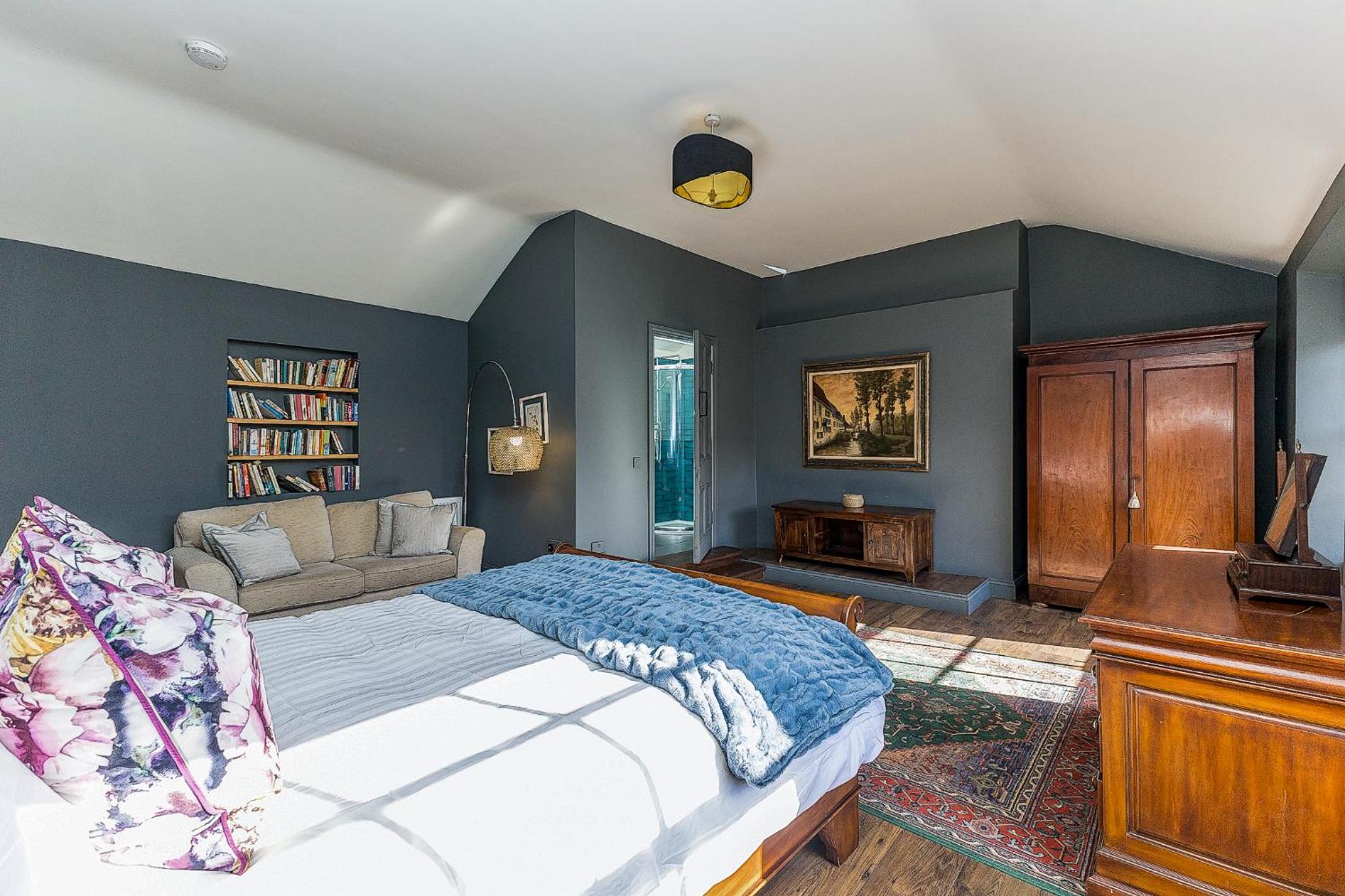 Connaught Apartment, 7 Henrietta Street, Dublin City Centre