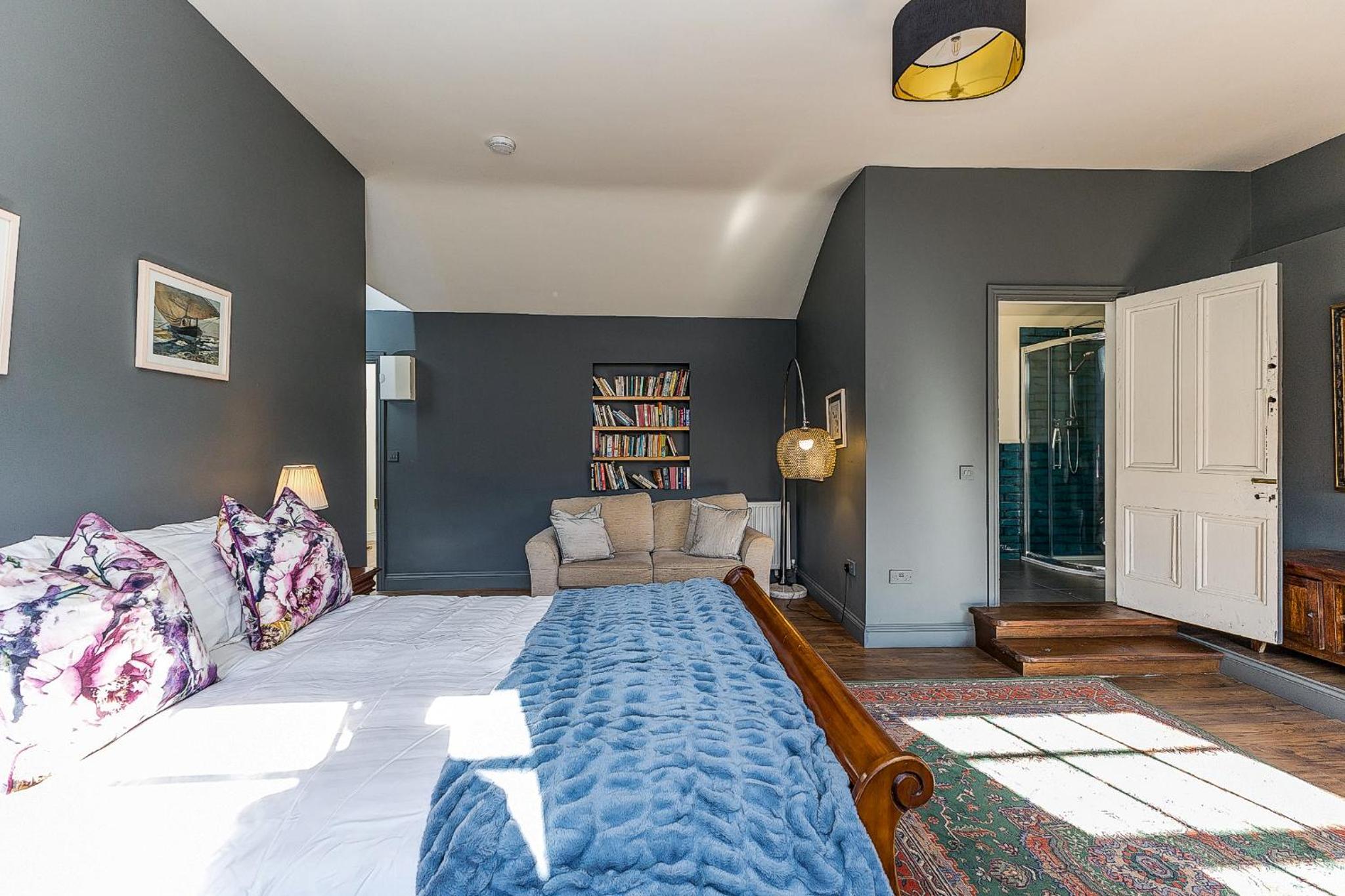 Connaught Apartment, 7 Henrietta Street, Dublin City Centre