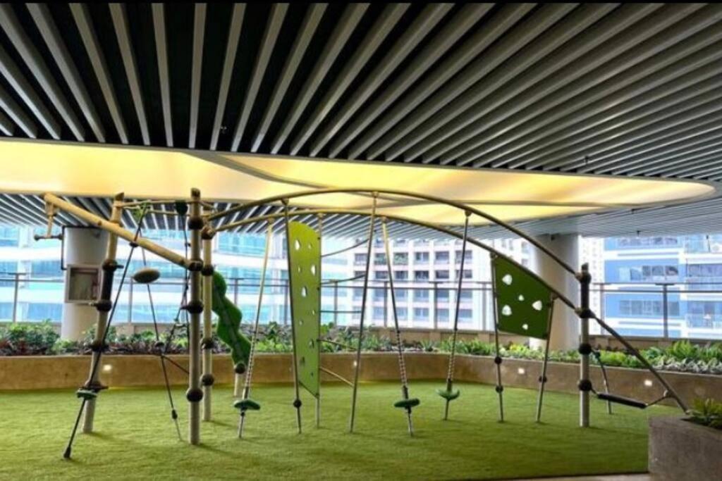 AIR RESIDENCES Makati Netflix plus 200 mbps digital door lock view 4