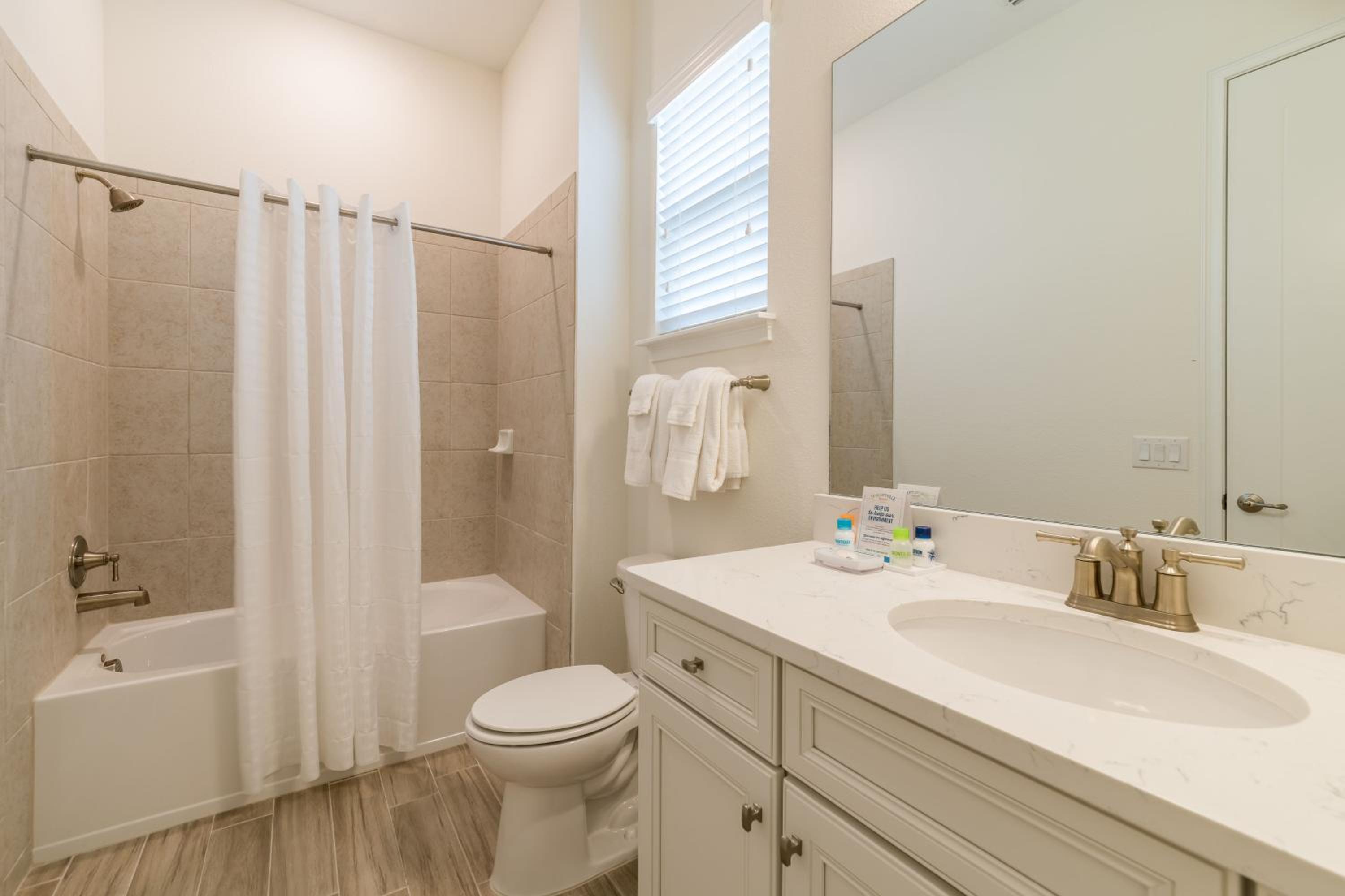 Tropical Oasis Cottage With Private Hot Tub Near Disney With Margaritaville Resort & Island H2O Access - 3021La