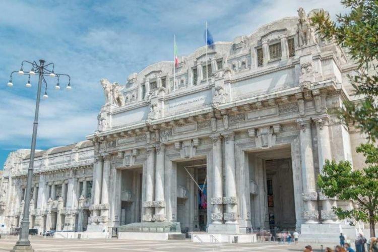 Nuovissimo ed elegante appartamento, 5 minuti a piedi dalla stazione centrale