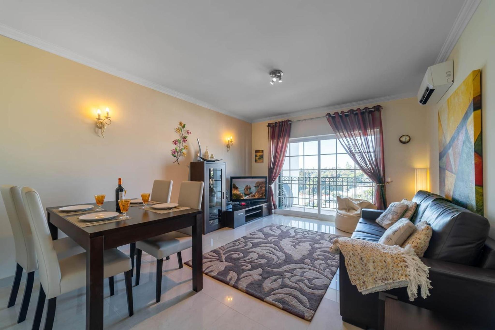 Lily - Fabulous 1-bed apt with roof terrace view 5