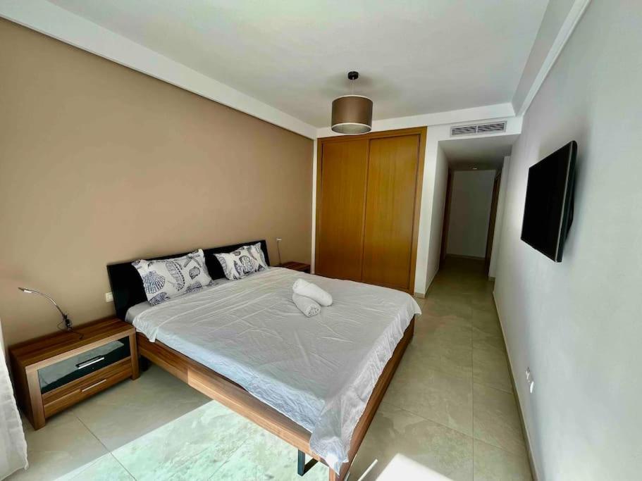 Spacious 2 Bedroom - Terrace & Ocean View view 2