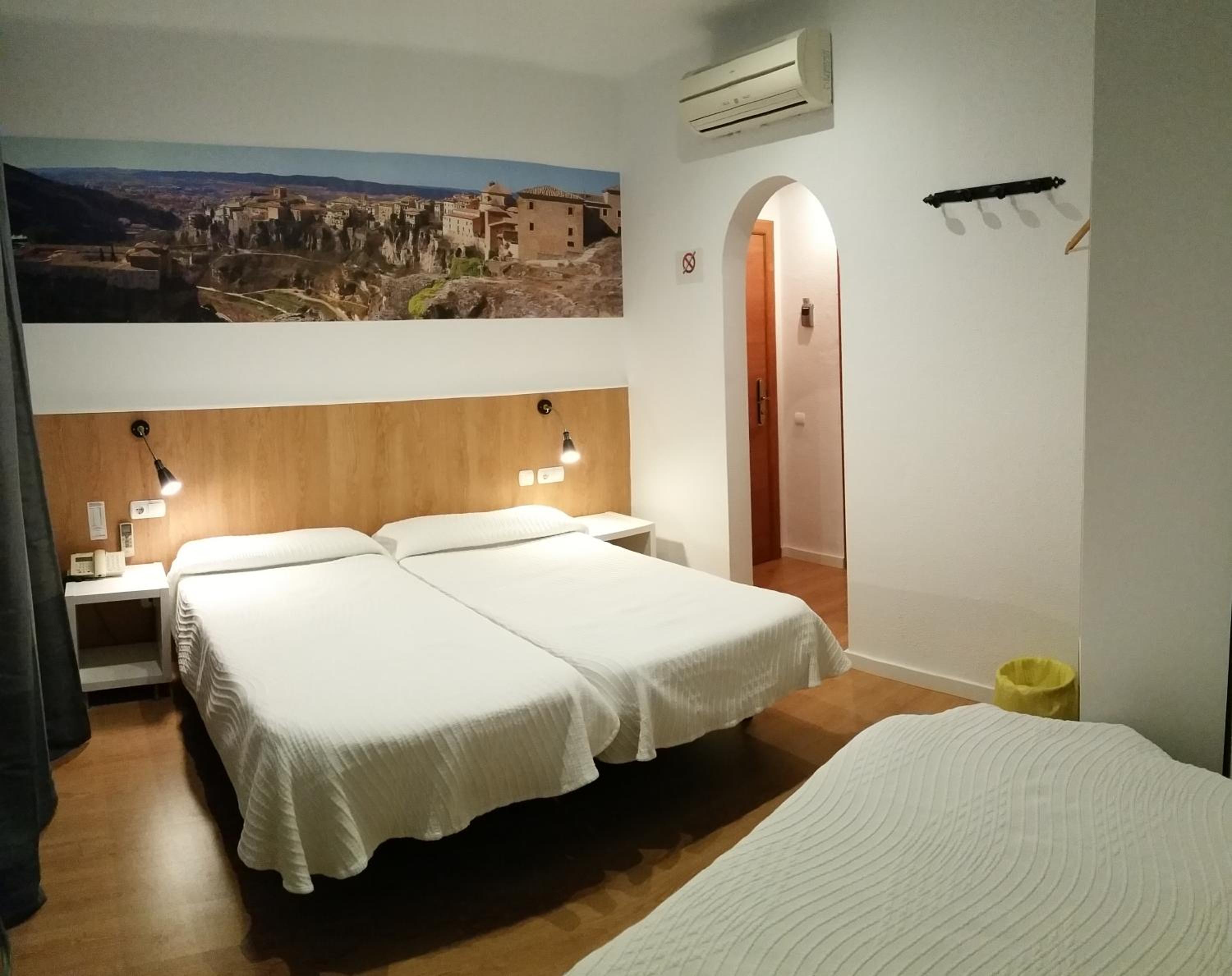 Hostal Restaurante Cornella view 5