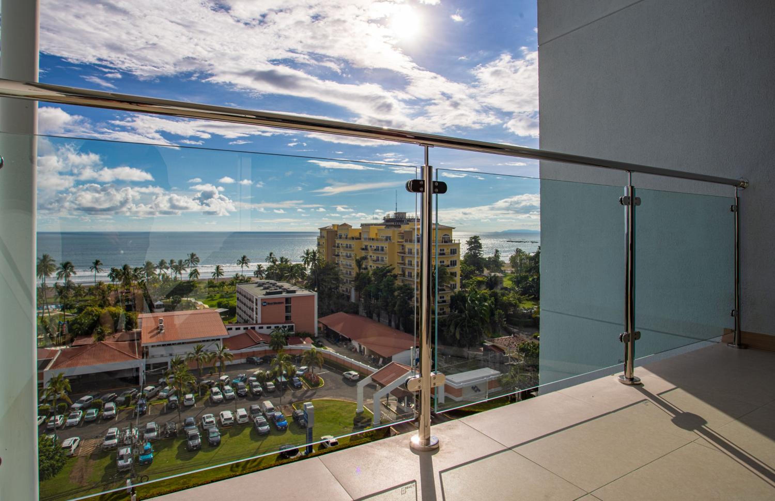 Casago 1207, Brand New Rental, Tropical-Inspired Getaway – Nature and Style in Perfect Harmony