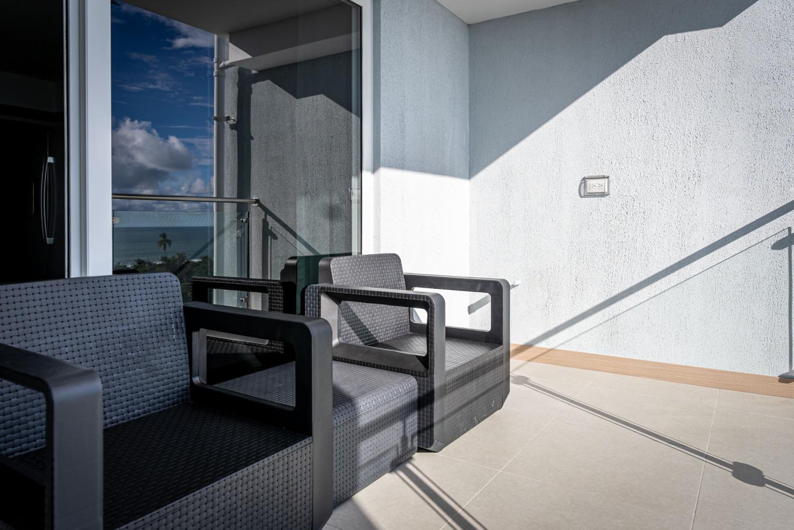 Casago 1207, Brand New Rental, Tropical-Inspired Getaway – Nature and Style in Perfect Harmony