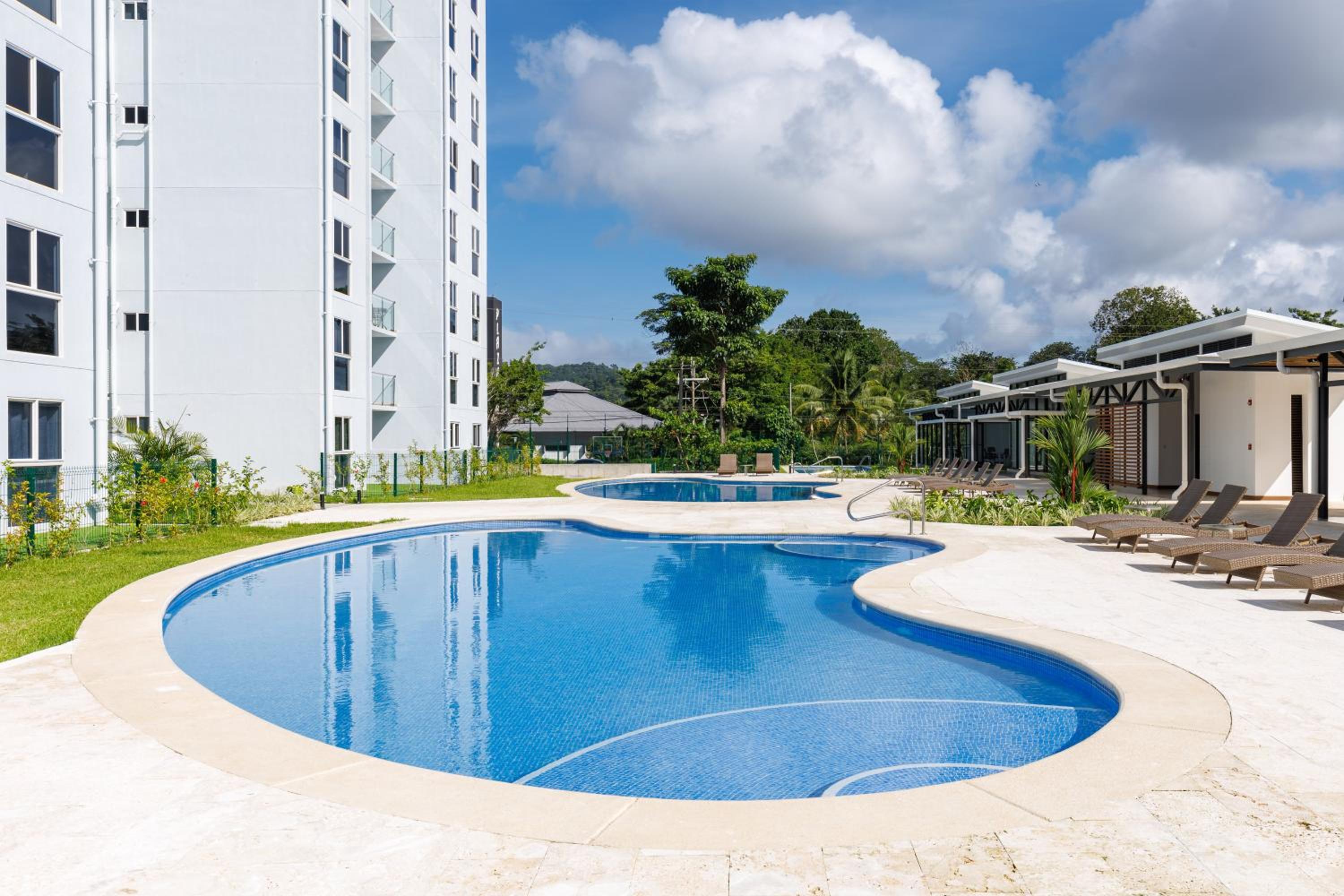 Casago 1207, Brand New Rental, Tropical-Inspired Getaway – Nature and Style in Perfect Harmony