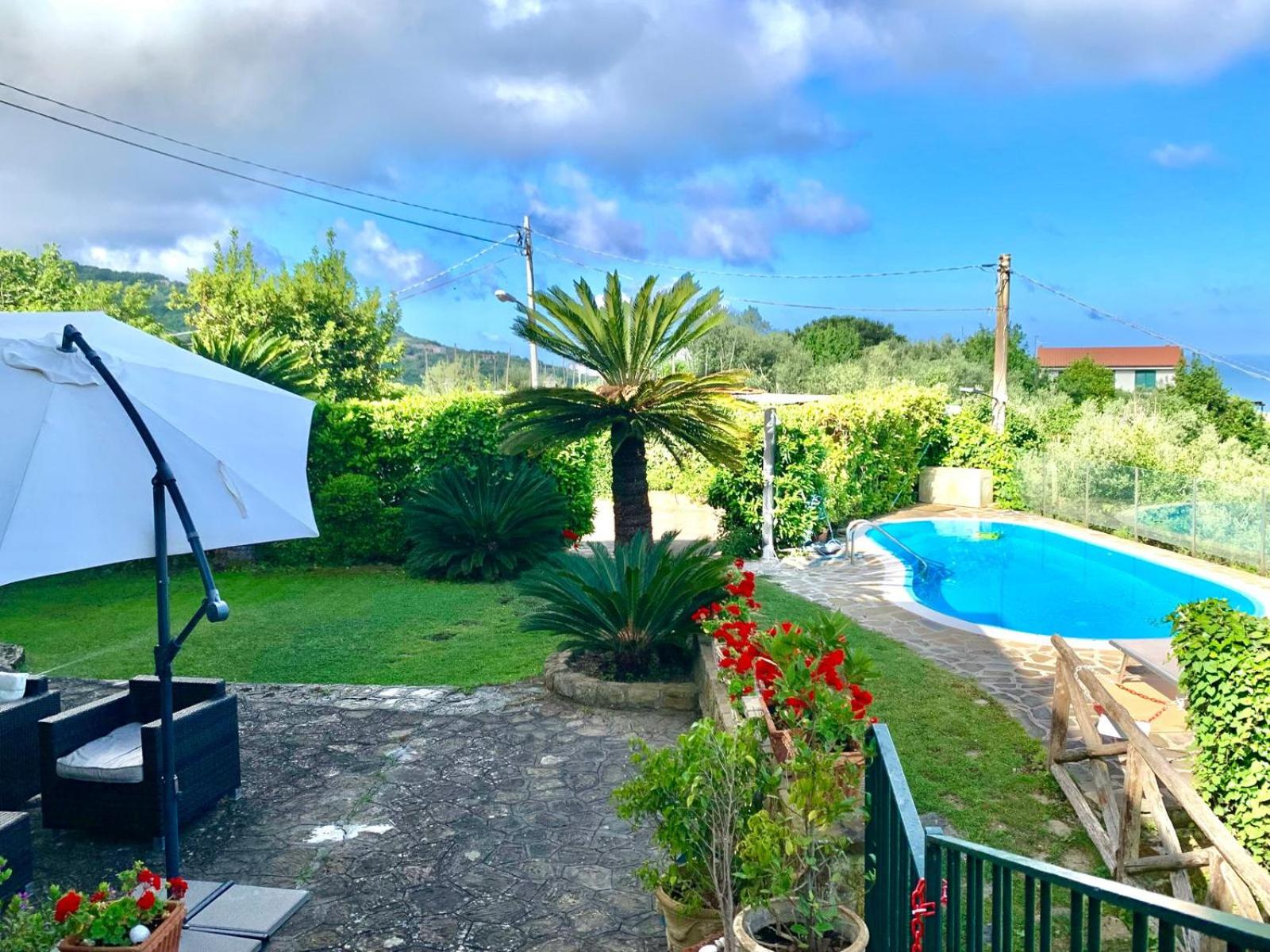 AMORE RENTALS - Villa The Stone on the Sea photo 4