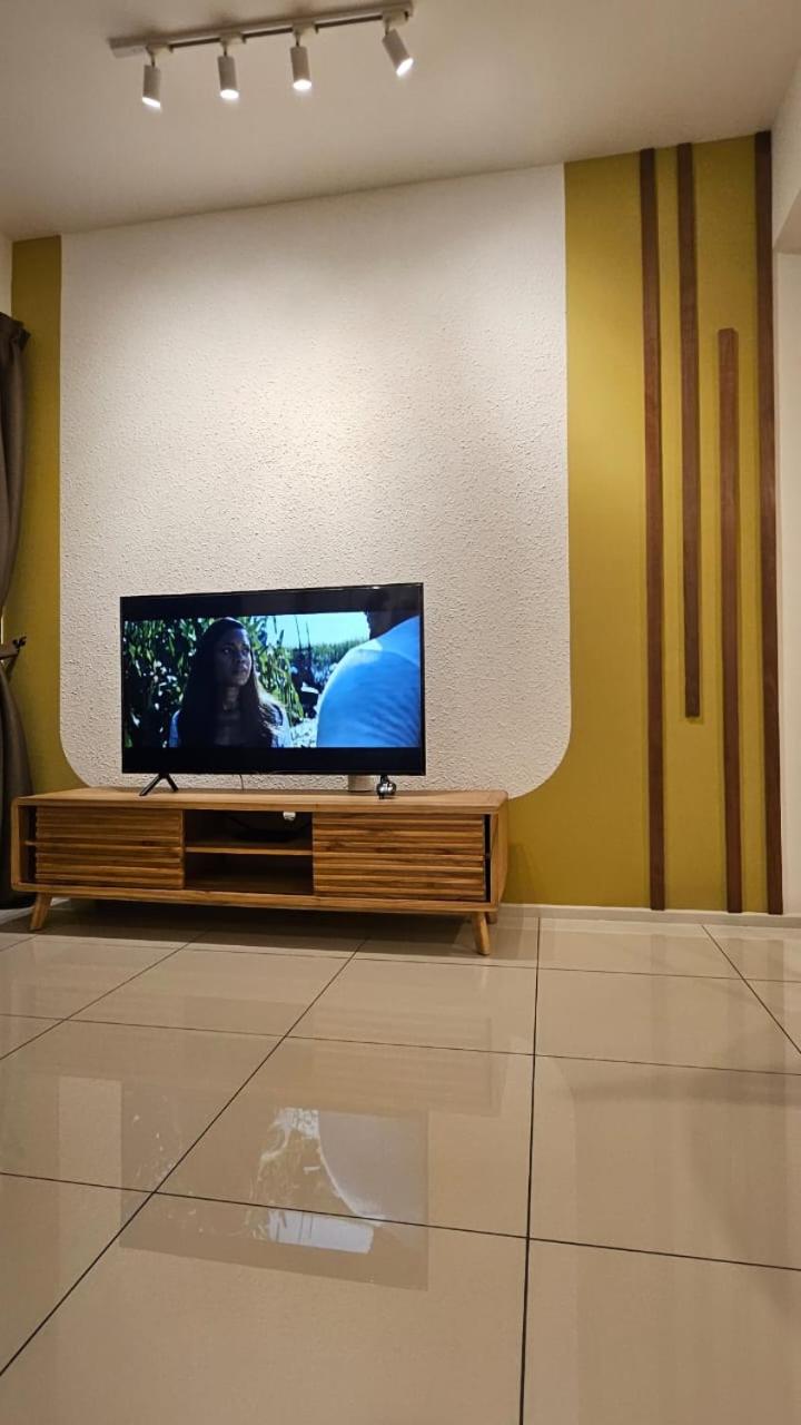 Hotspring 2 Room Suite 1910 with Theme Park View and Netflix 6 pax photo 2
