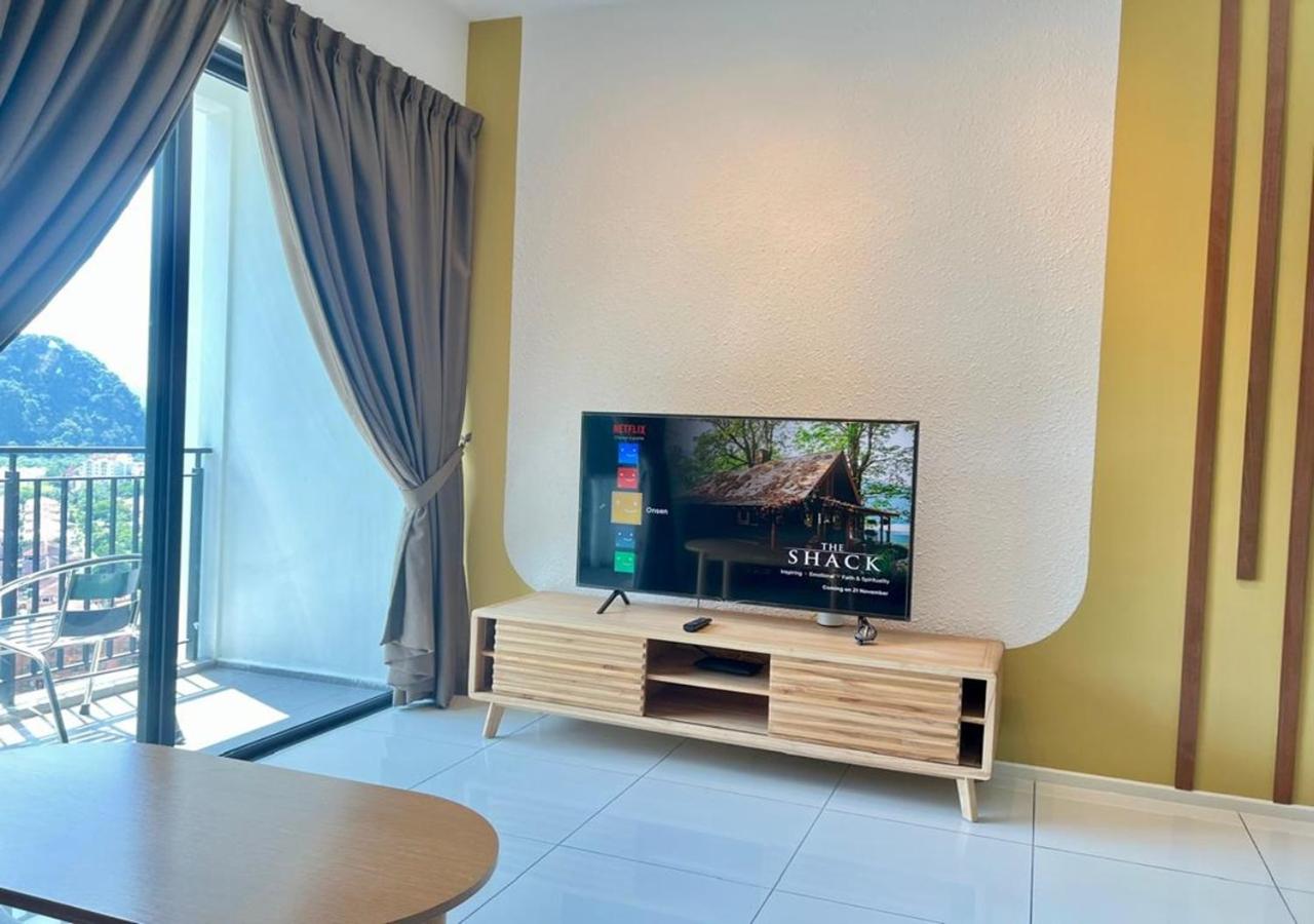 Hotspring 2 Room Suite 1910 with Theme Park View and Netflix 6 pax photo 3