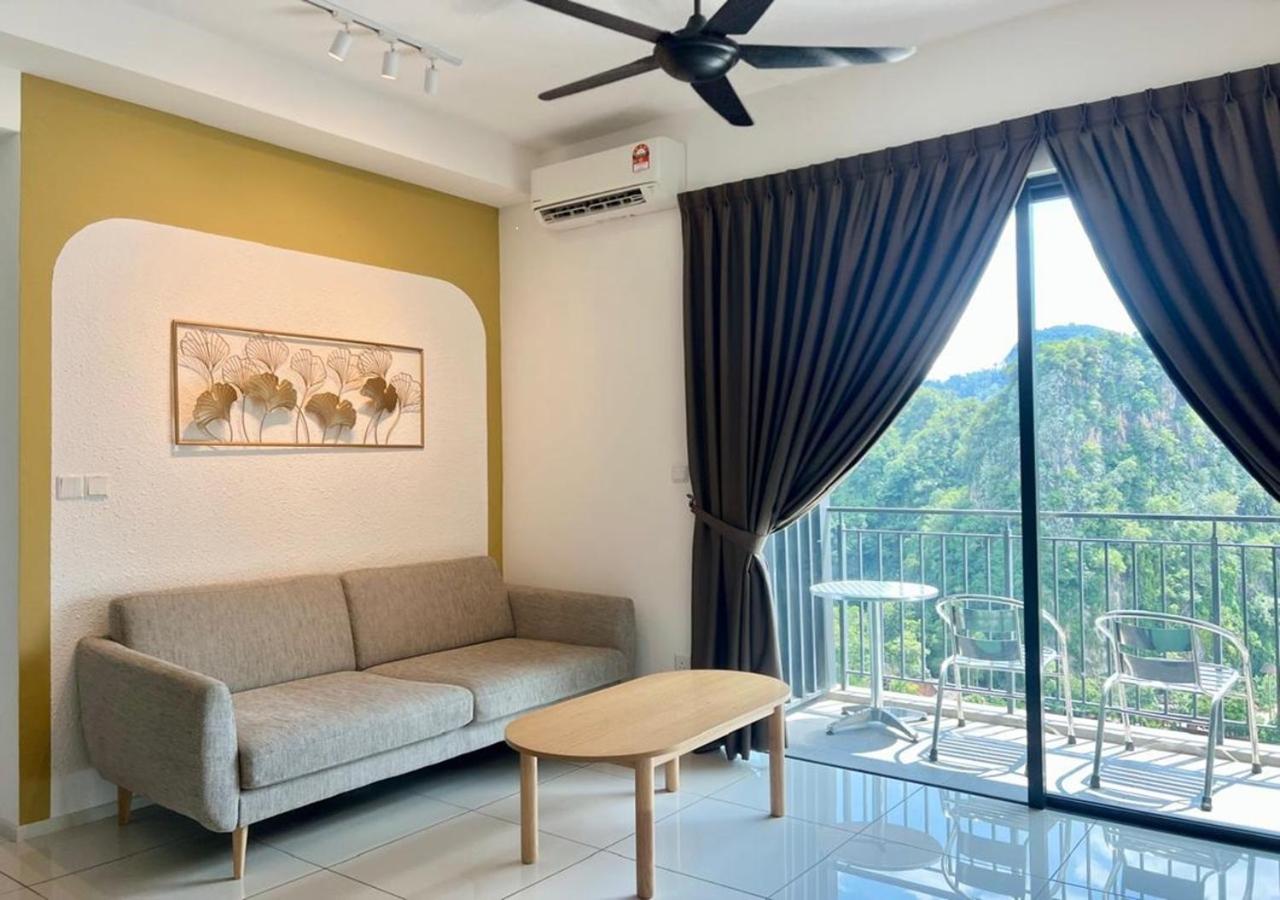 Hotspring 2 Room Suite 1910 with Theme Park View and Netflix 6 pax photo 1