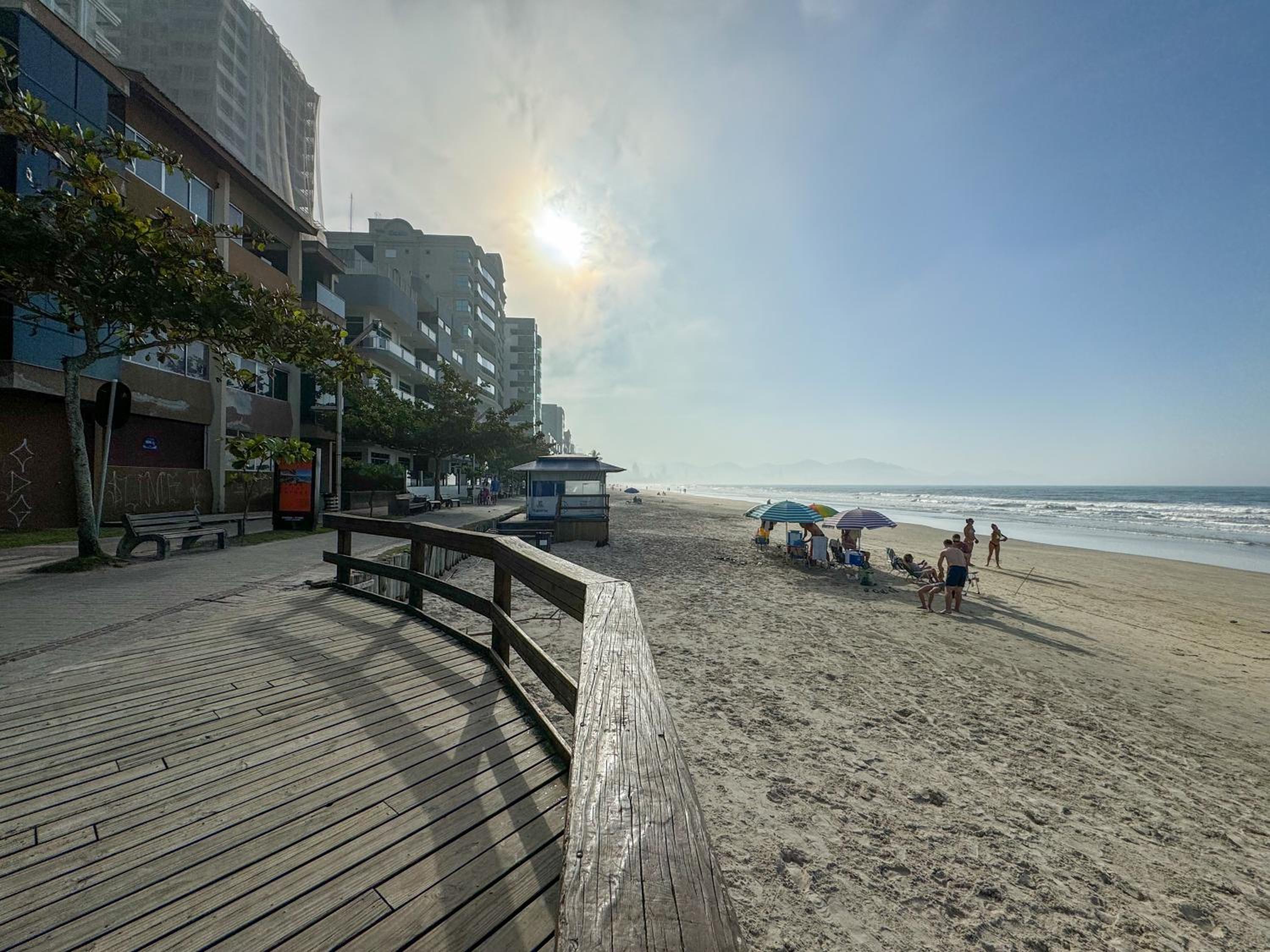 PÉ NA AREIA 30 passos do mar Apto 102