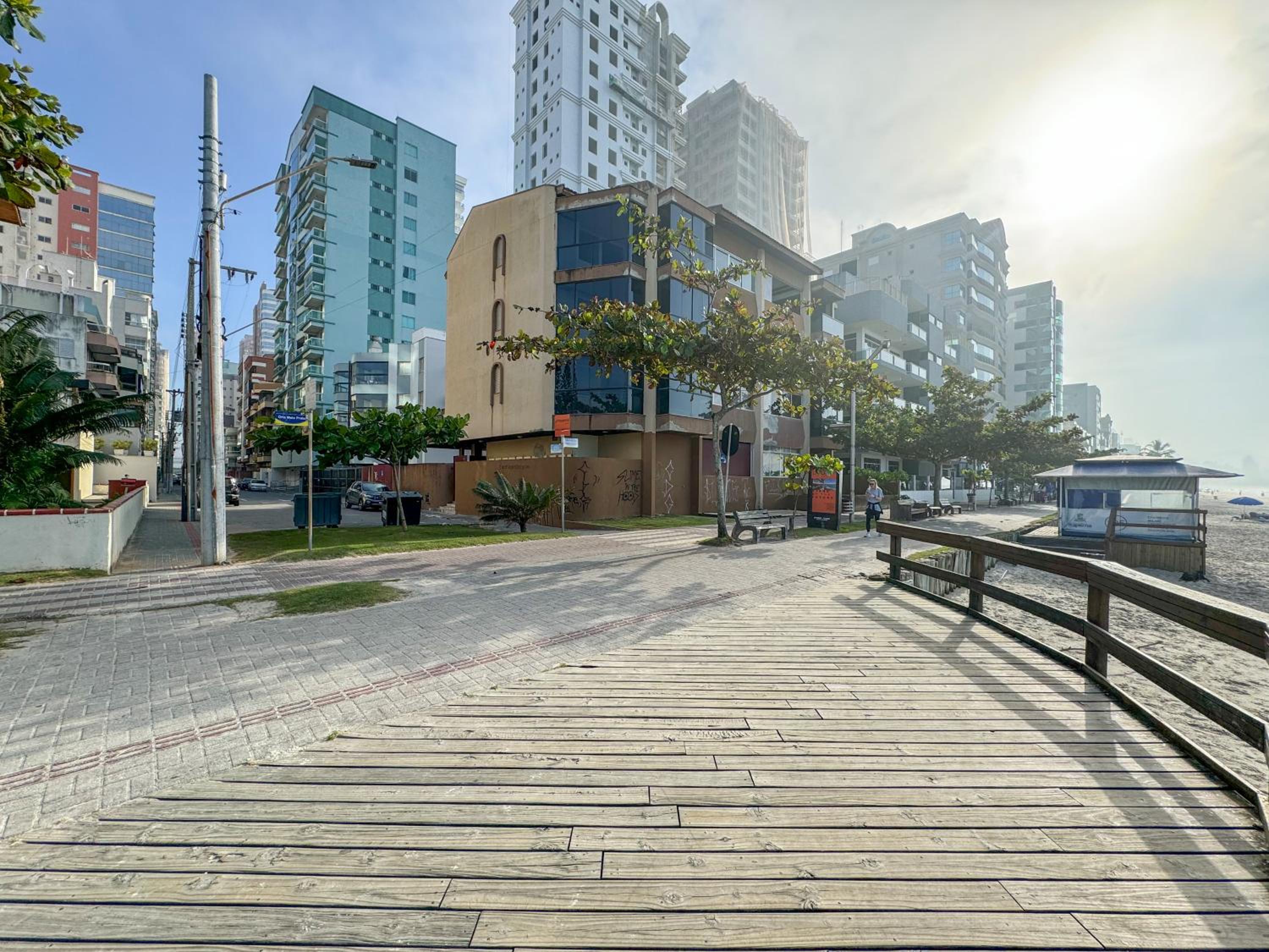PÉ NA AREIA 30 passos do mar Apto 102
