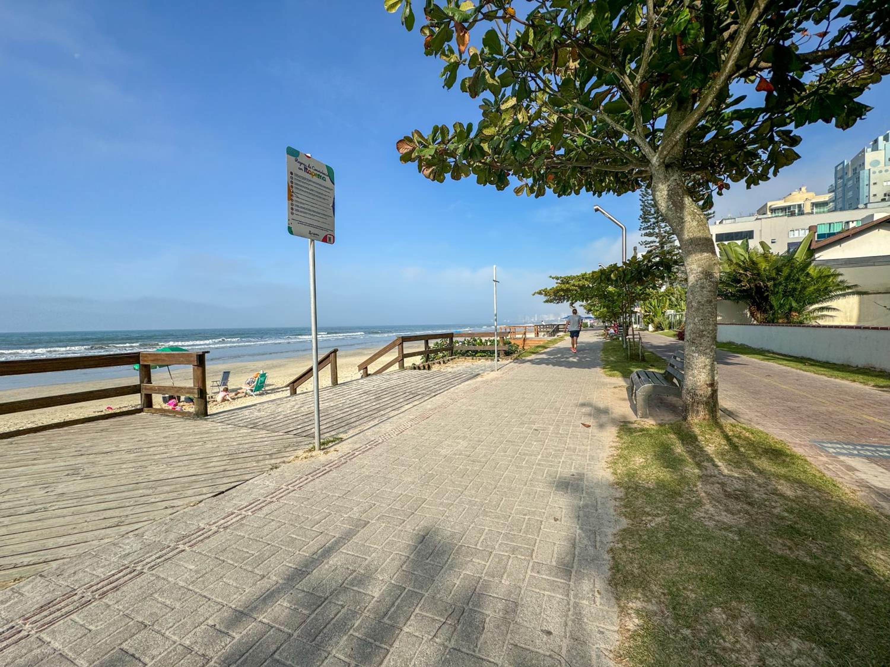 PÉ NA AREIA 30 passos do mar Apto 102