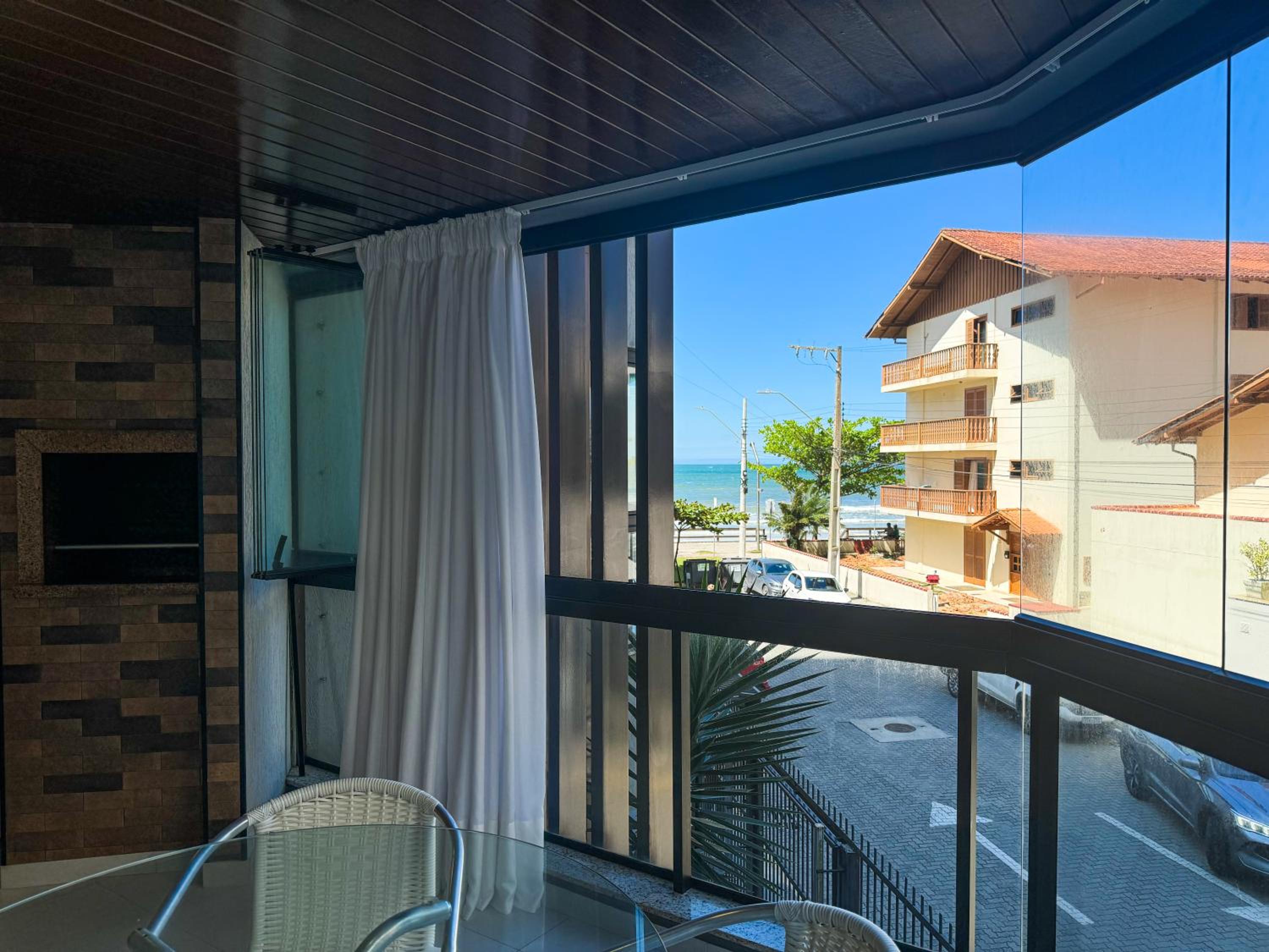 PÉ NA AREIA 30 passos do mar Apto 102