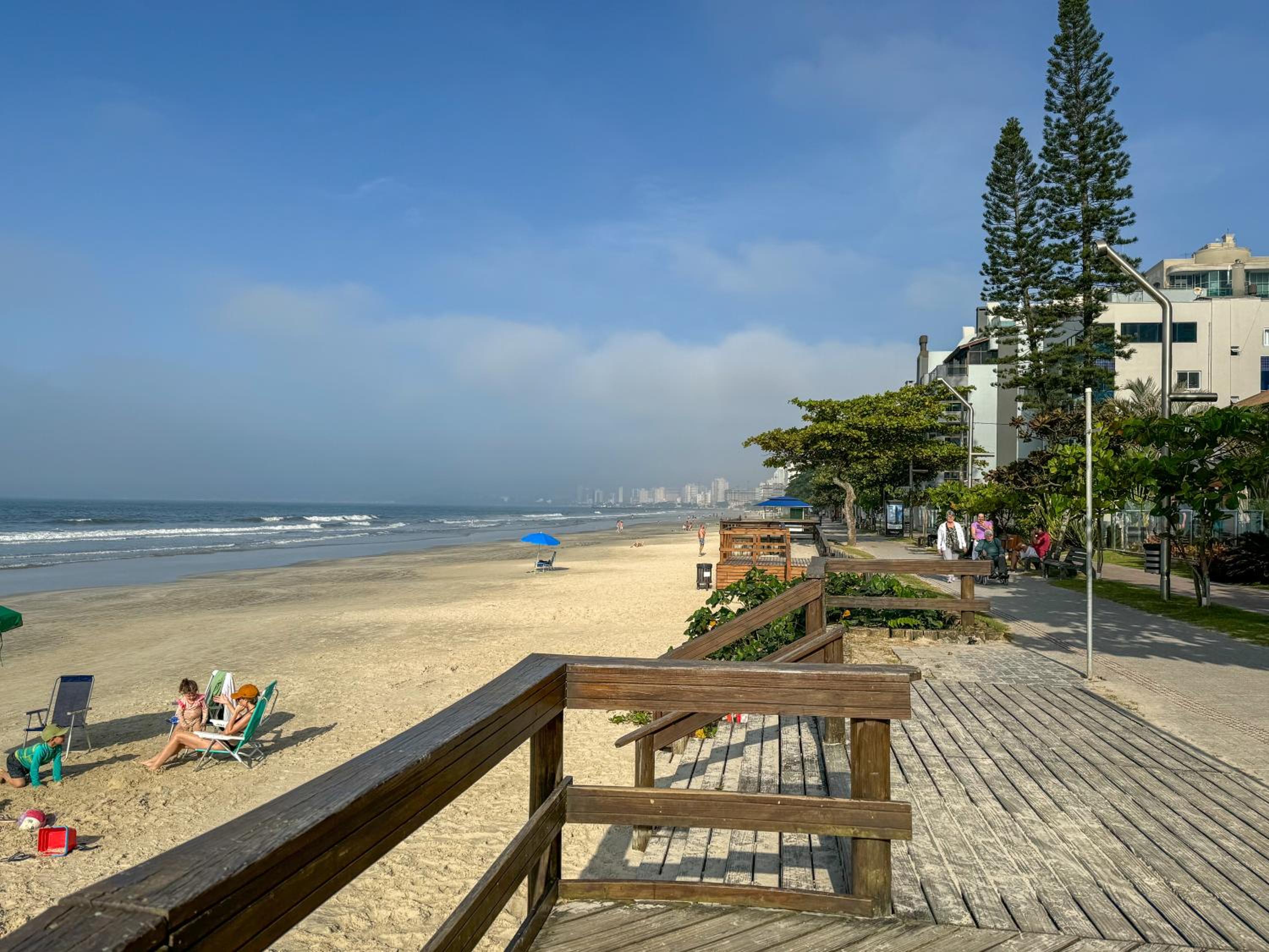PÉ NA AREIA 30 passos do mar Apto 102