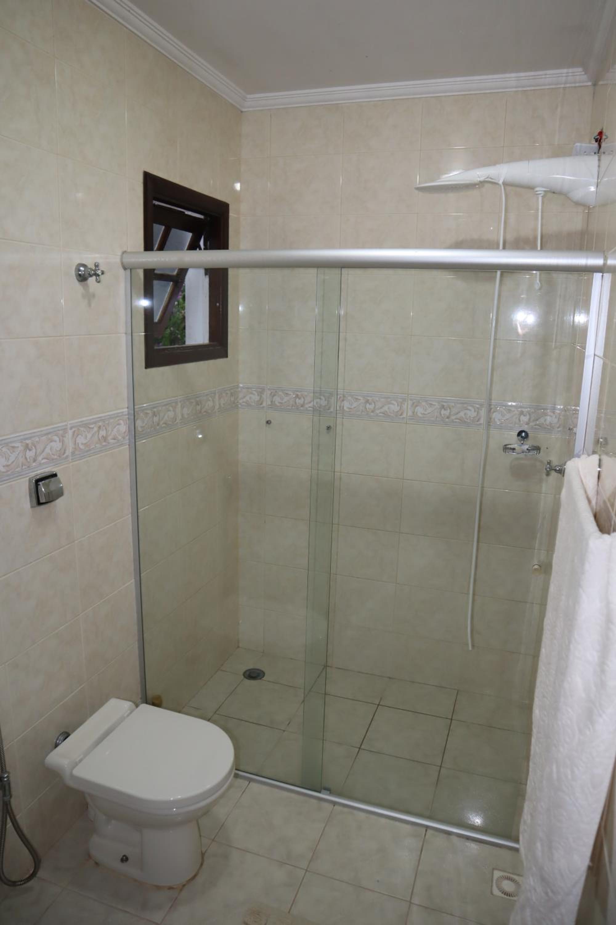Casa de Praia em Condomínio no Guarujá