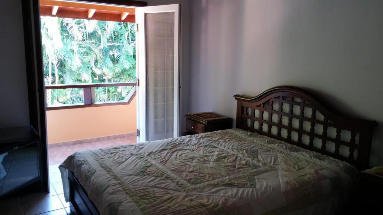Casa de Praia em Condomínio no Guarujá