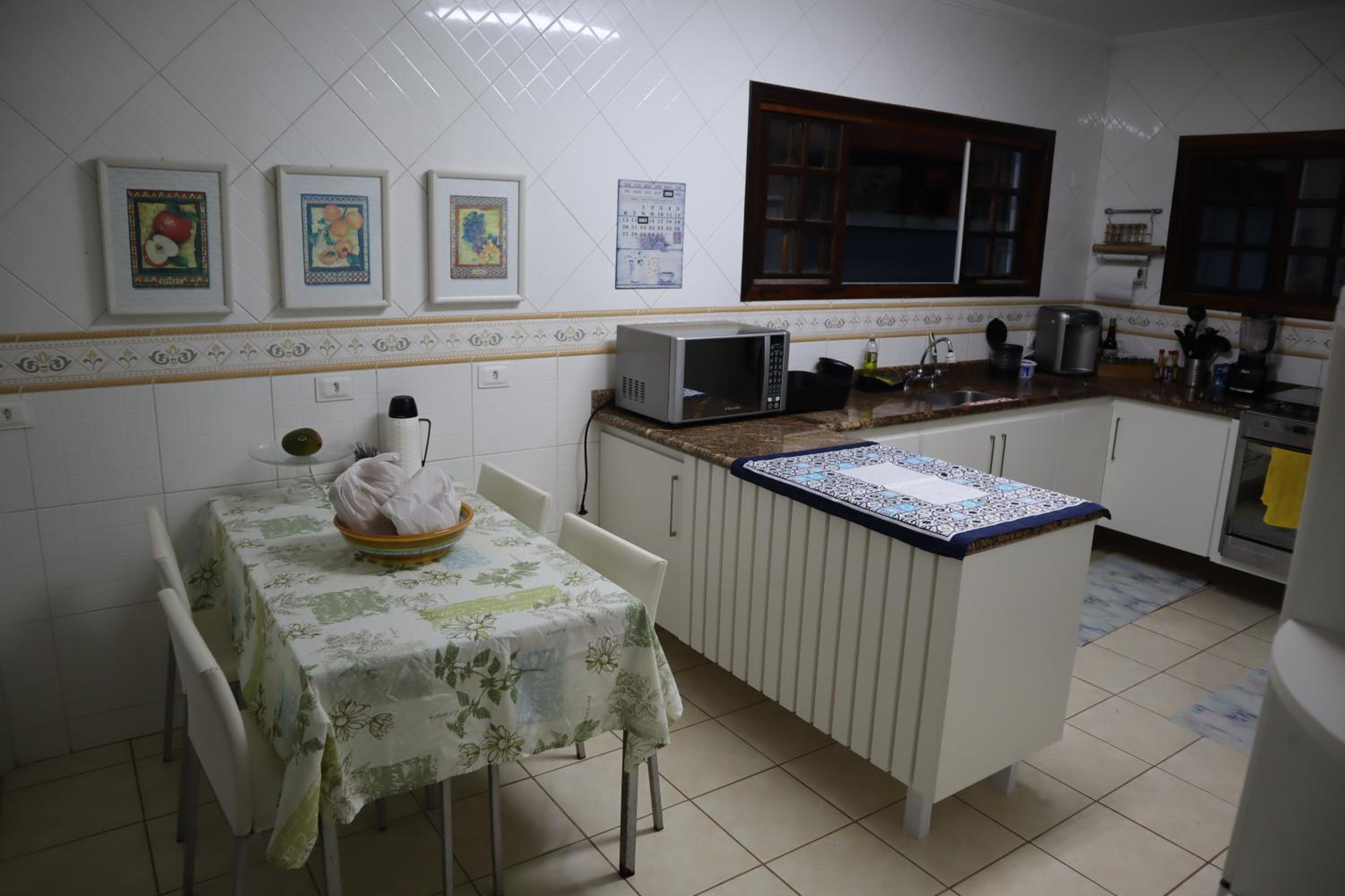 Casa de Praia em Condomínio no Guarujá
