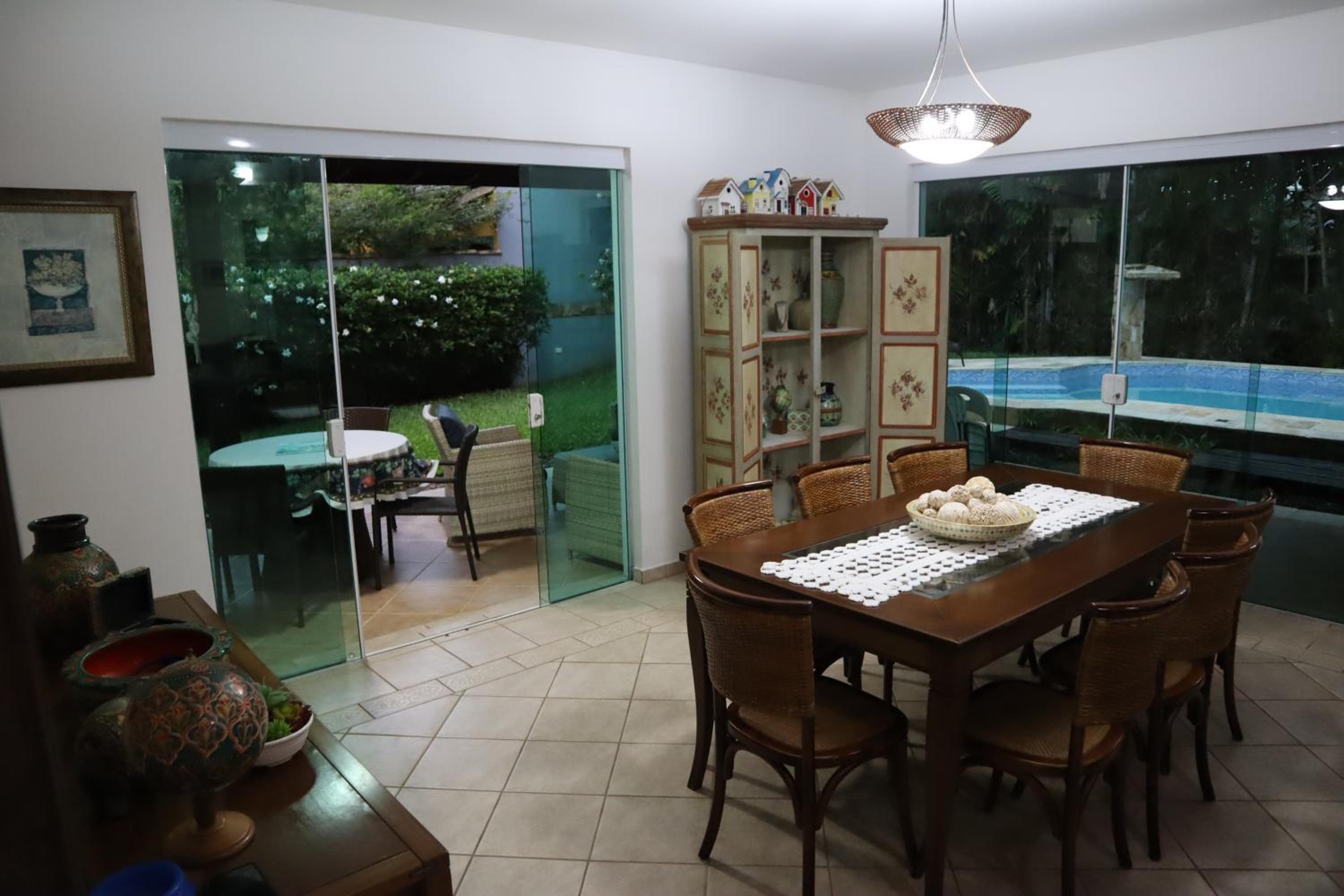 Casa de Praia em Condomínio no Guarujá