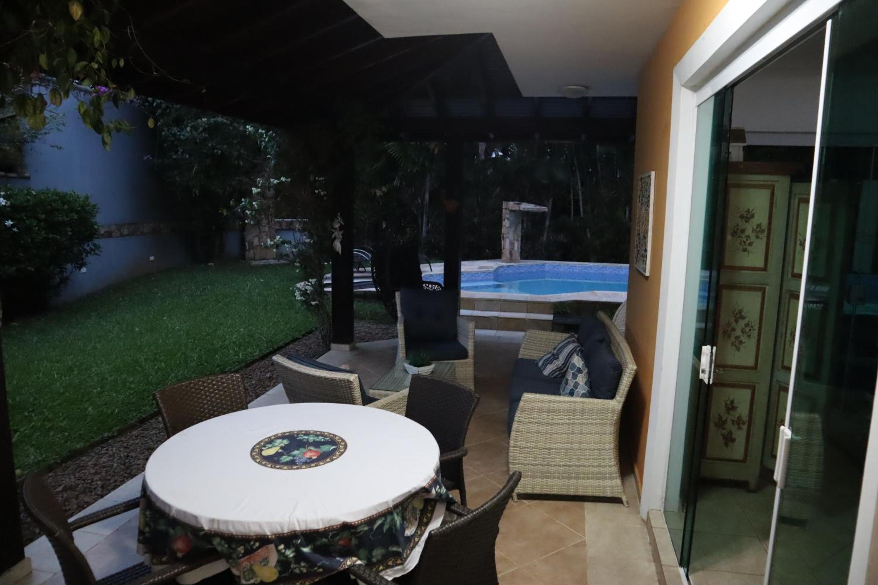 Casa de Praia em Condomínio no Guarujá