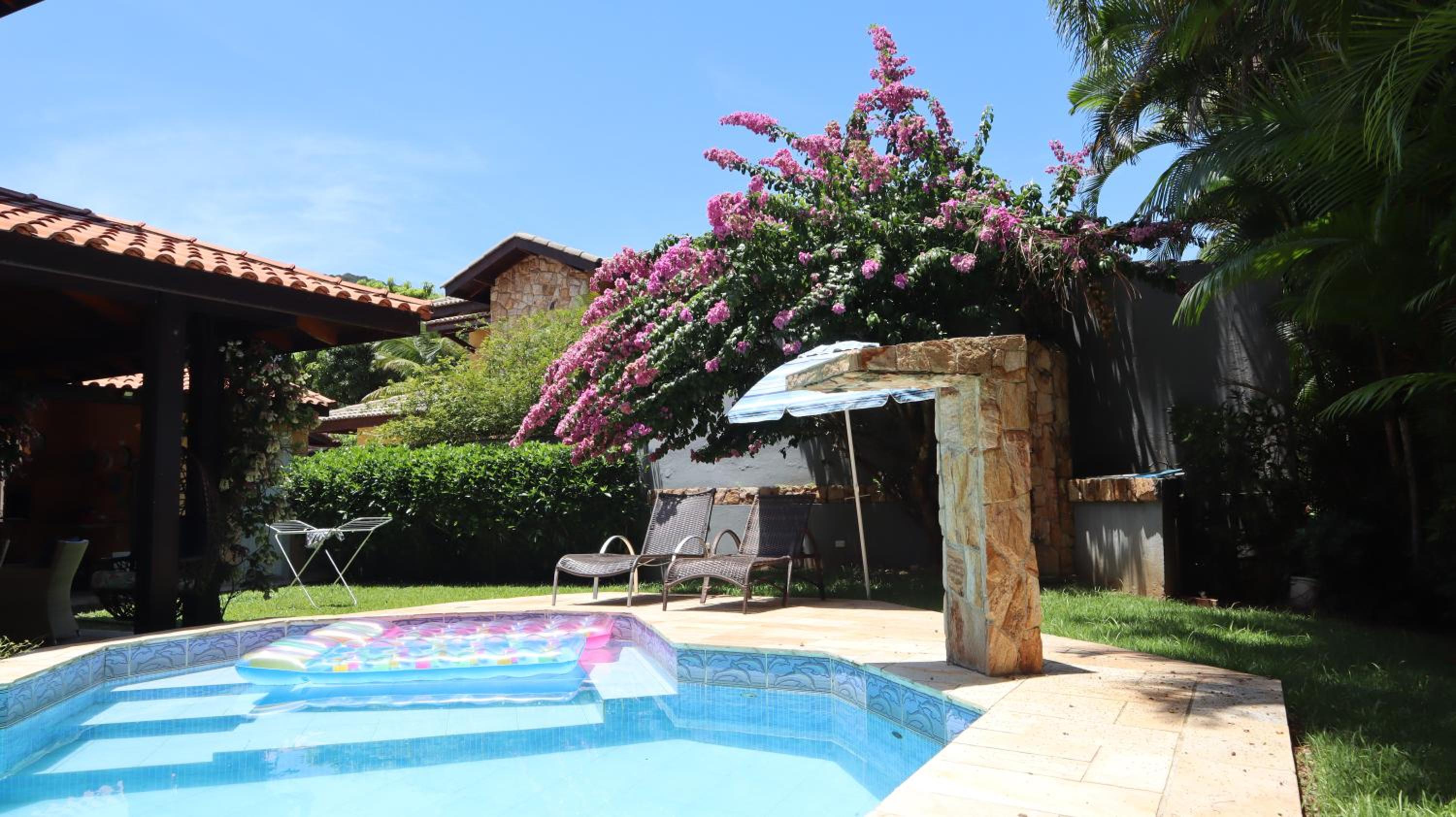 Casa de Praia em Condomínio no Guarujá