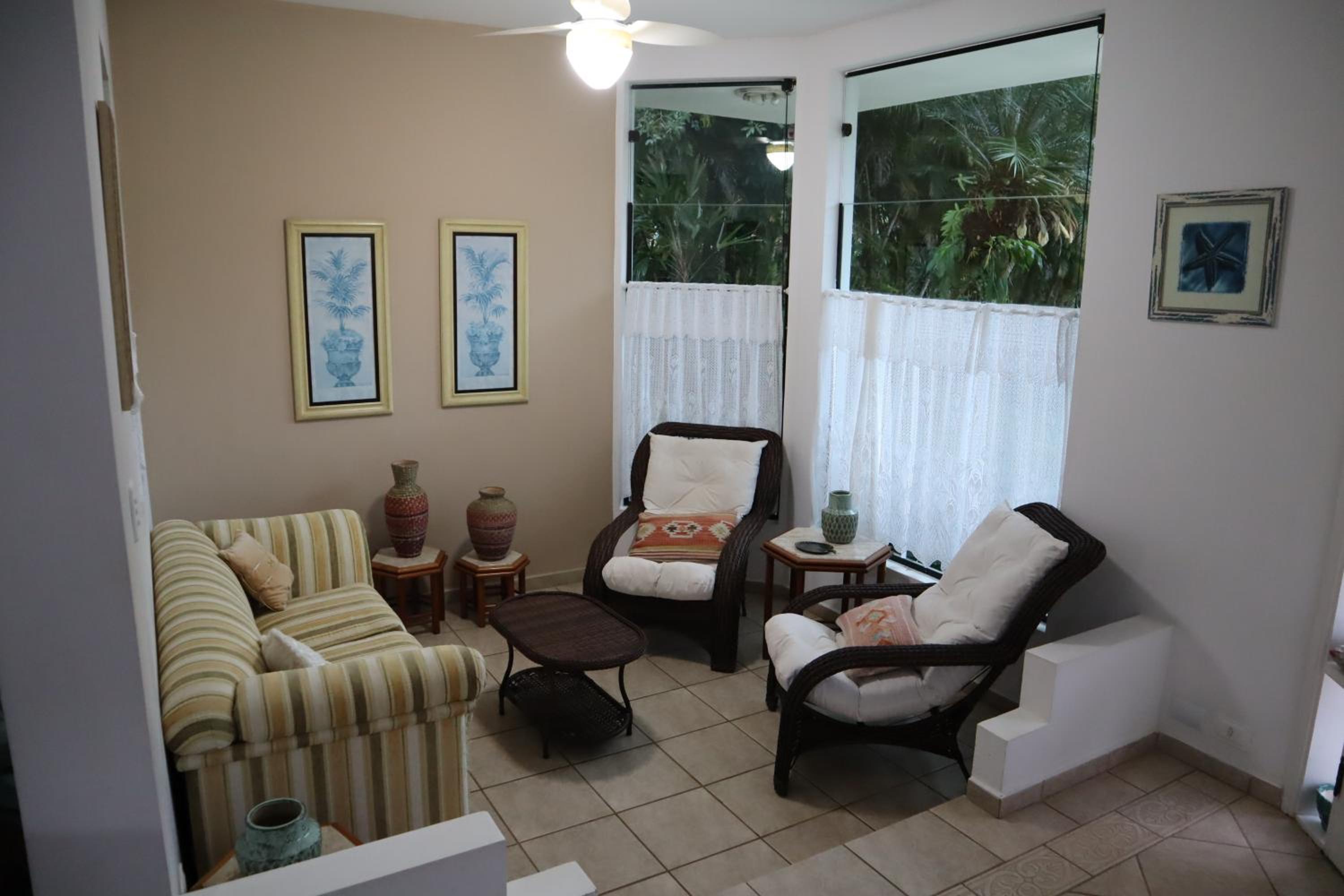 Casa de Praia em Condomínio no Guarujá