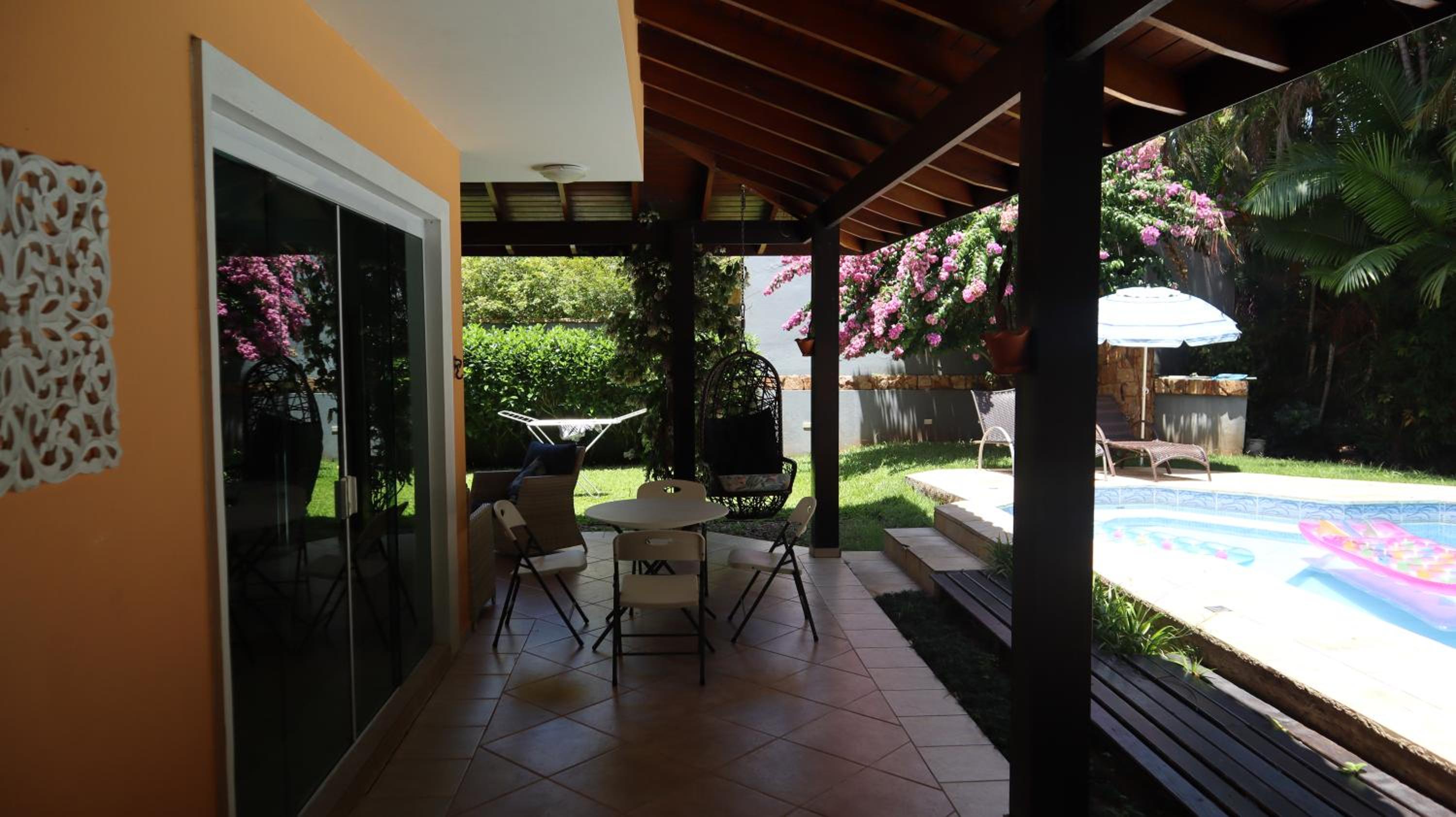 Casa de Praia em Condomínio no Guarujá