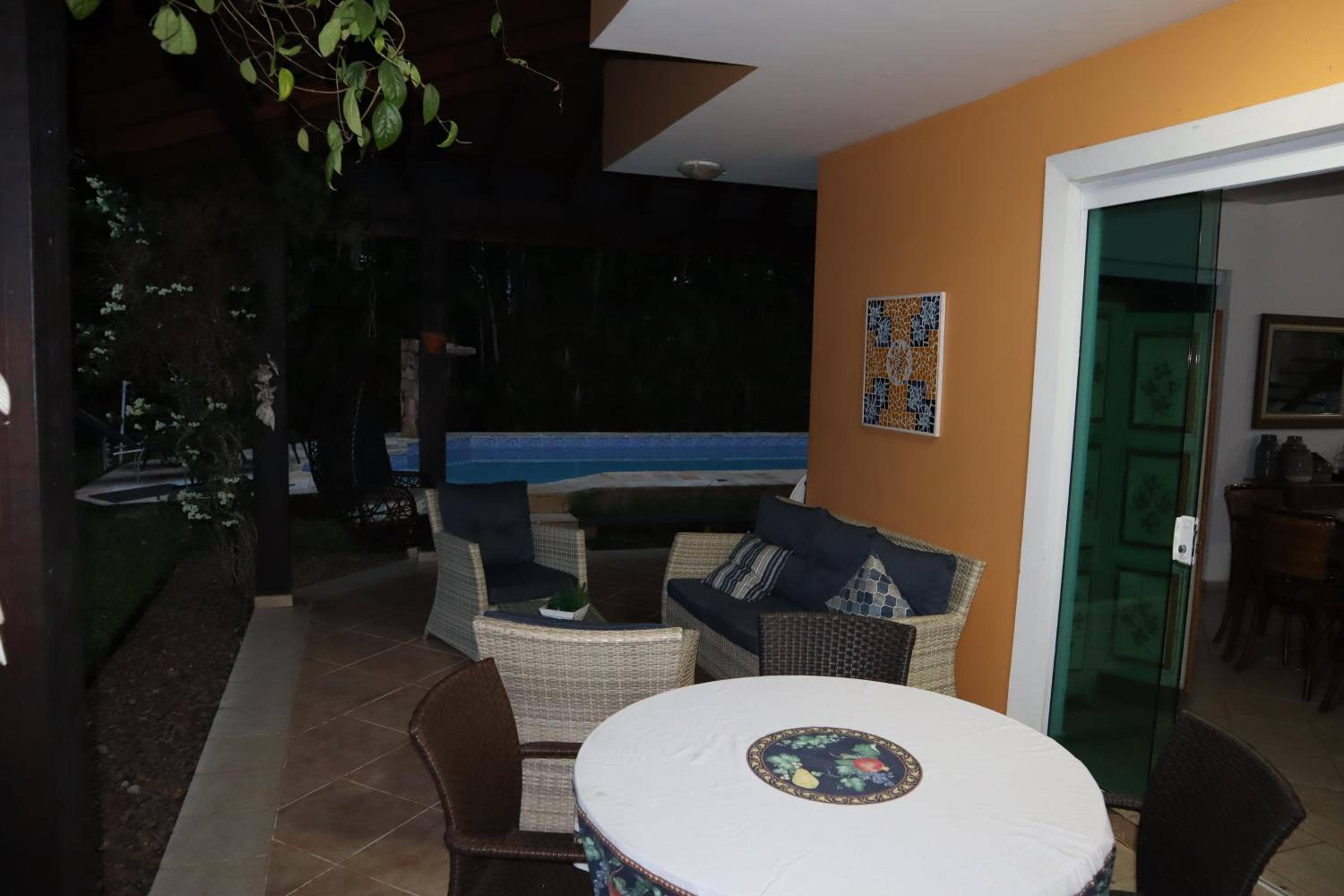 Casa de Praia em Condomínio no Guarujá